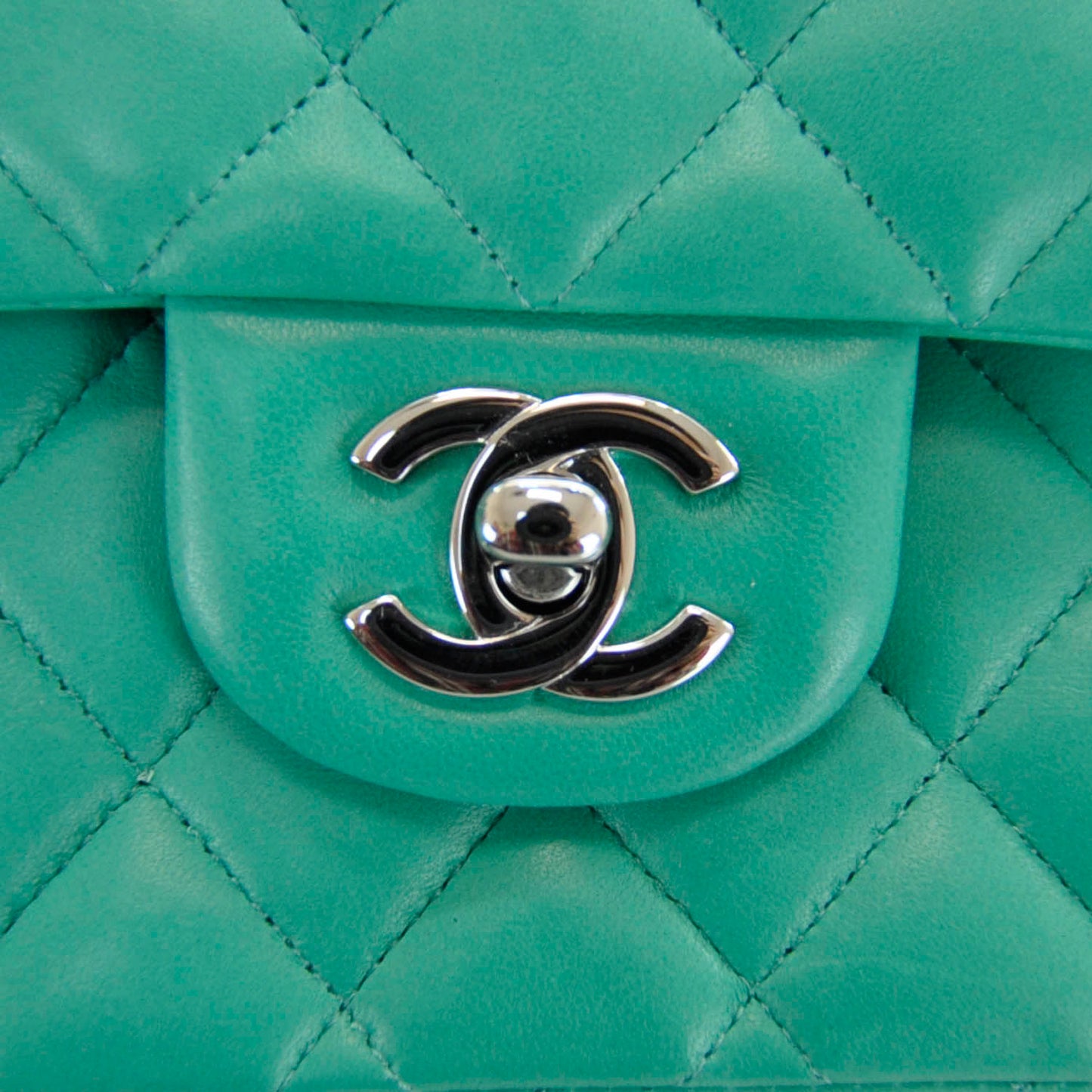 Lambskin Medium Double Flap Menthe Green