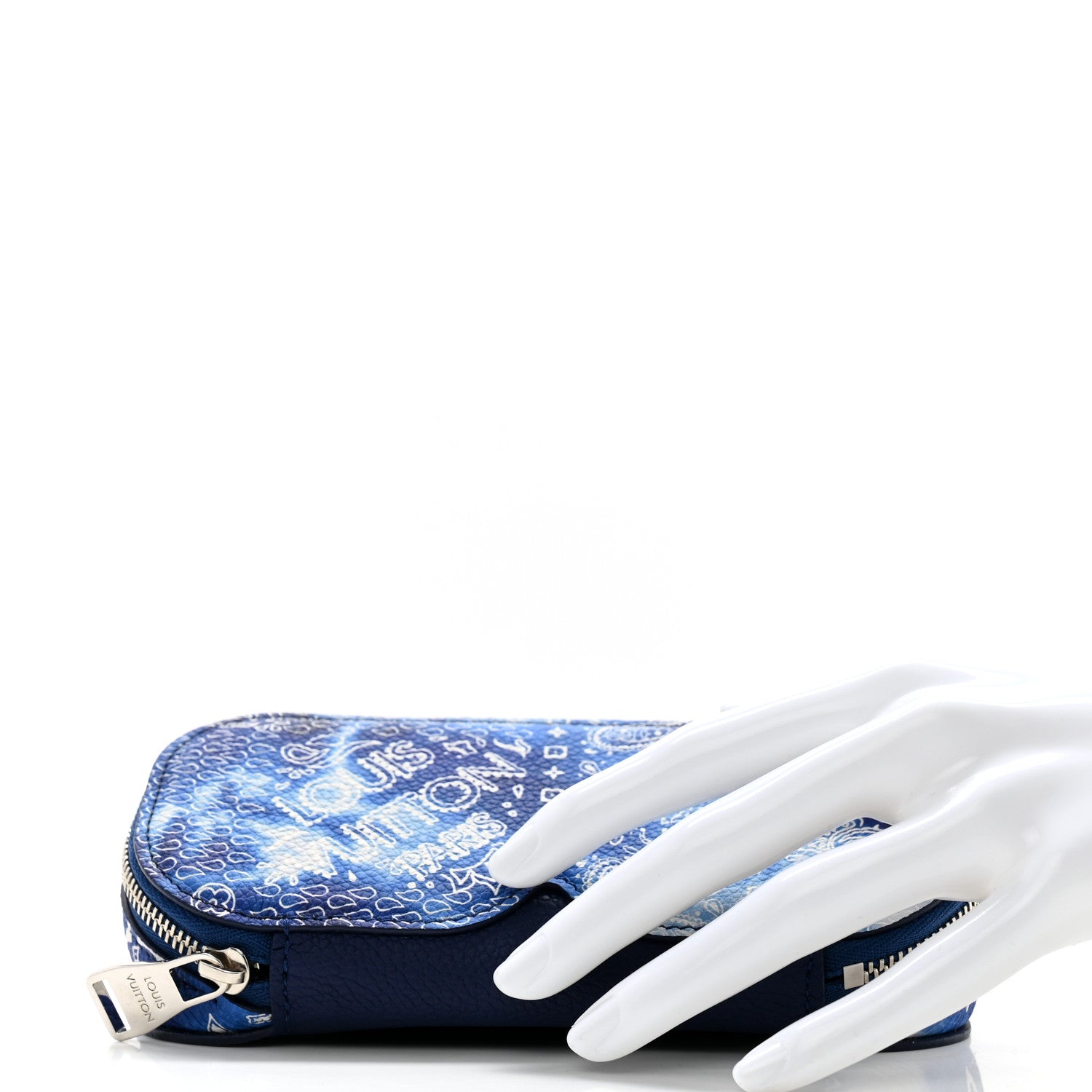 Louis Vuitton Cowhide Monogram Bandana Sunglasses Case GM Blue White 2 of 7