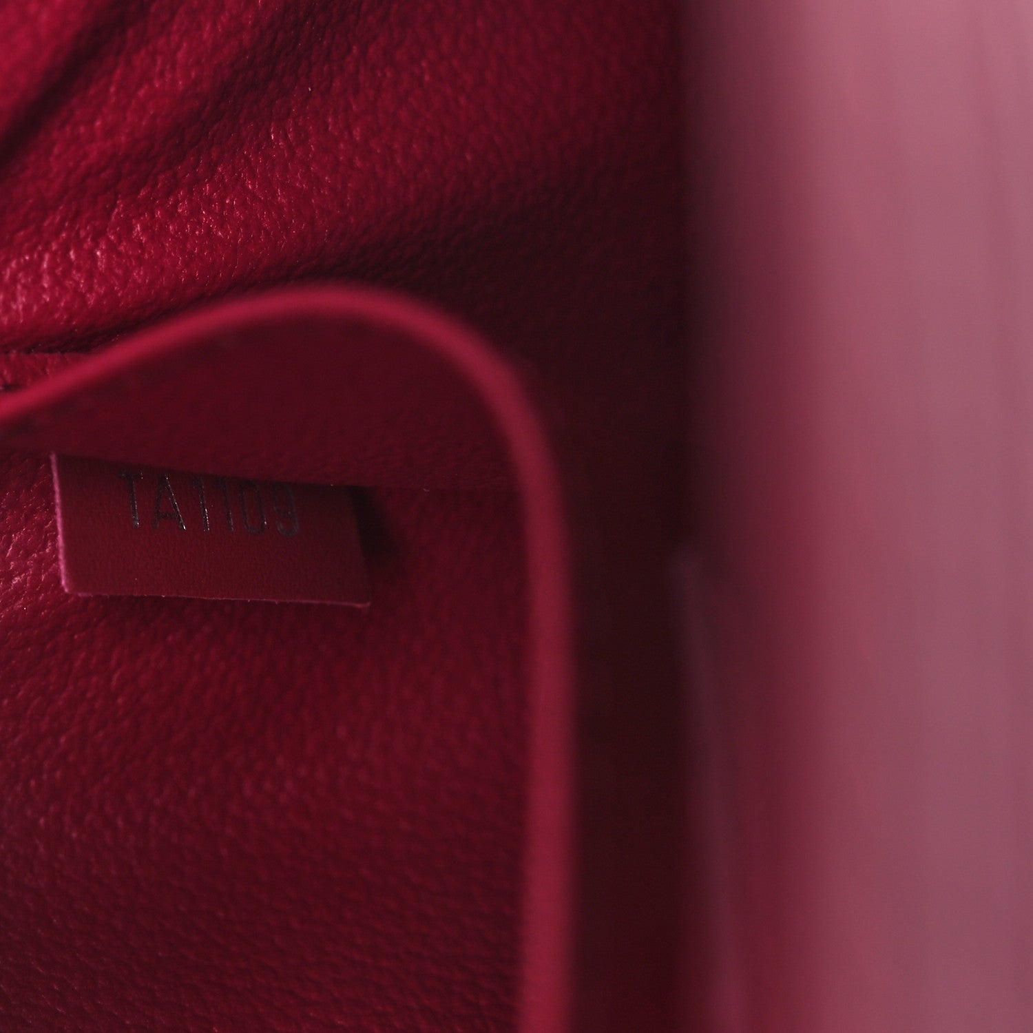 Louis Vuitton Epi Toiletry Pouch 26 Fuchsia 7 of 11