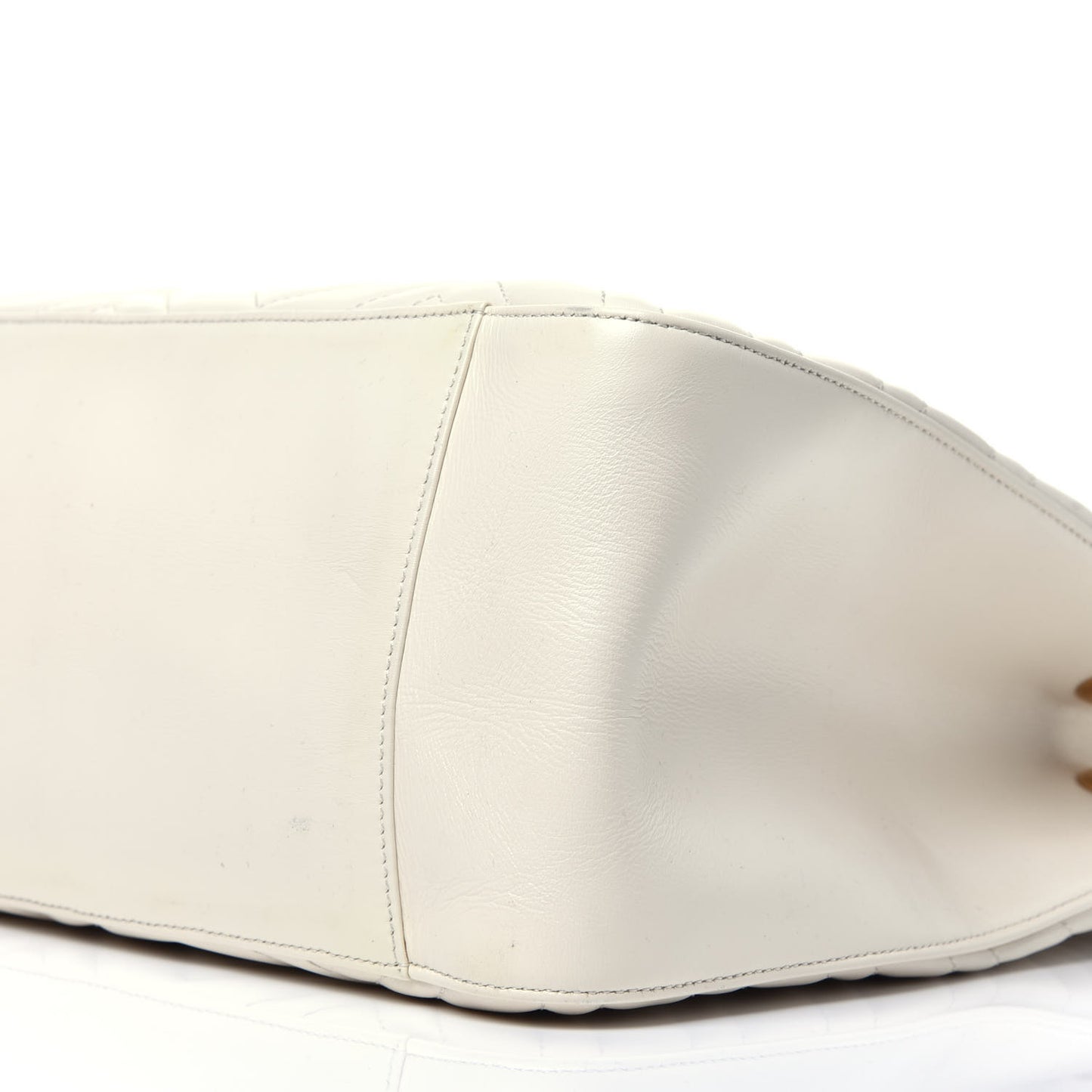 Calfskin Matelasse Medium GG Marmont Shoulder Tote Bag White