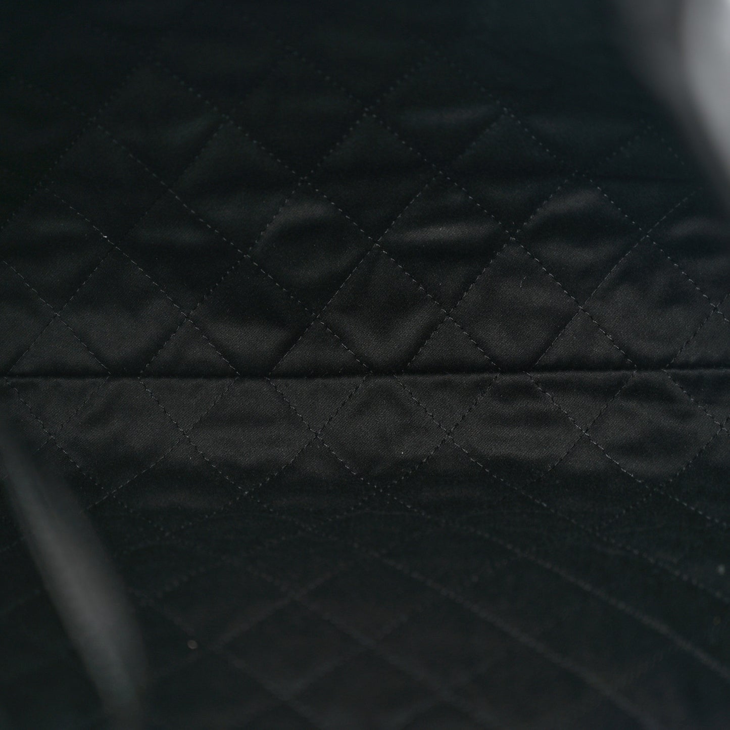 Shiny Calfskin Quilted Chanel 22 Black