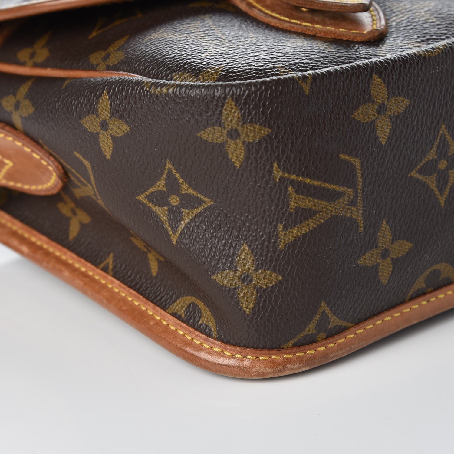 Louis Vuitton Monogram Sac Gibeciere PM 14 of 15