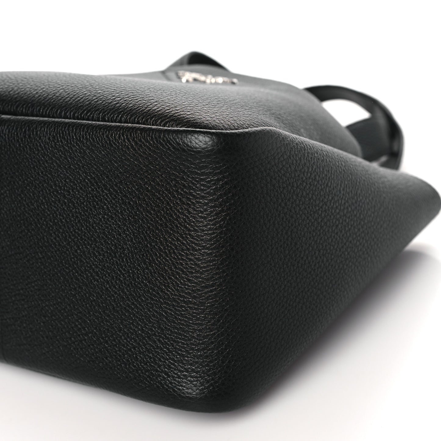 Vitello Daino Soft Medium Dynamique Tote Black