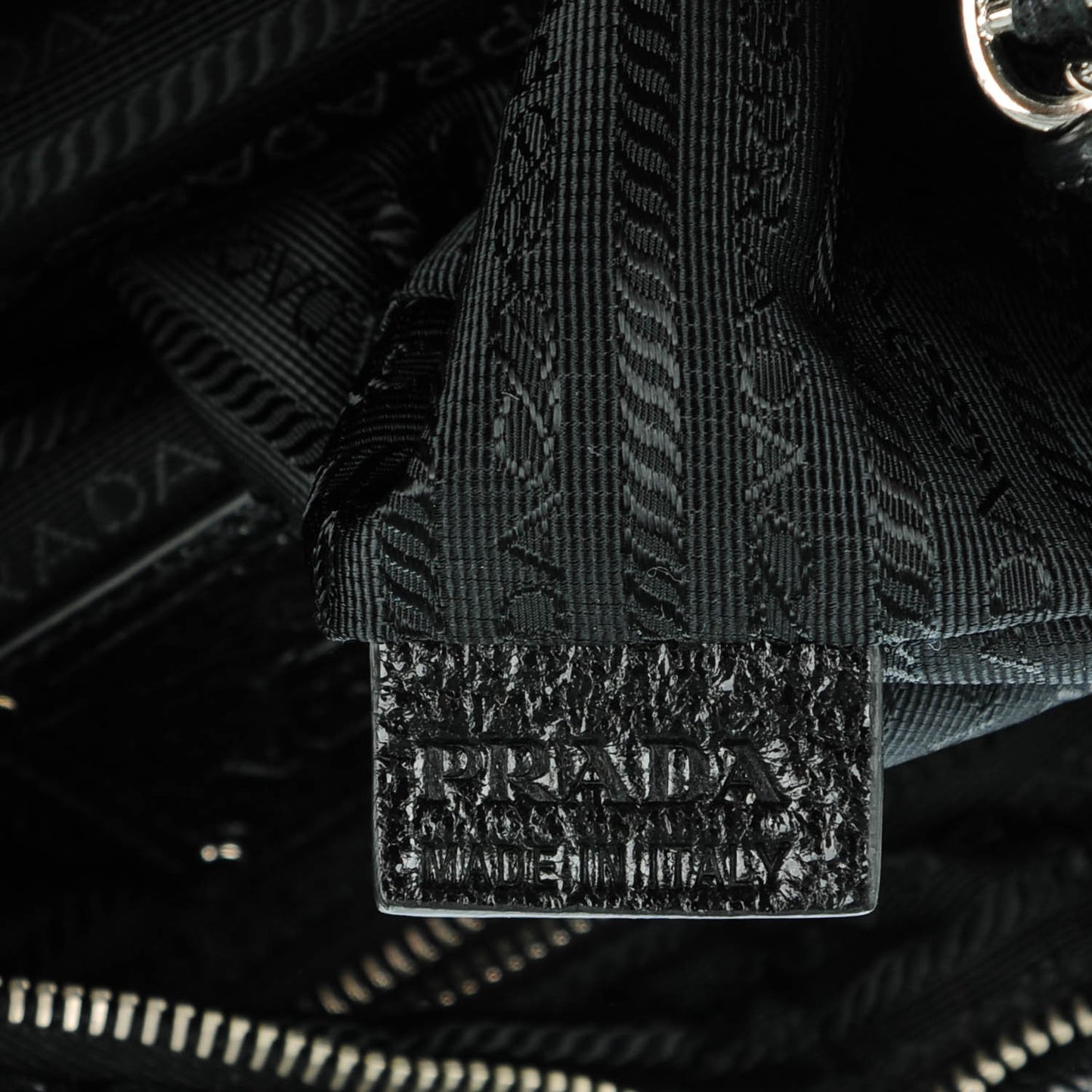 Cervo Lux Chain Hobo Nero Black