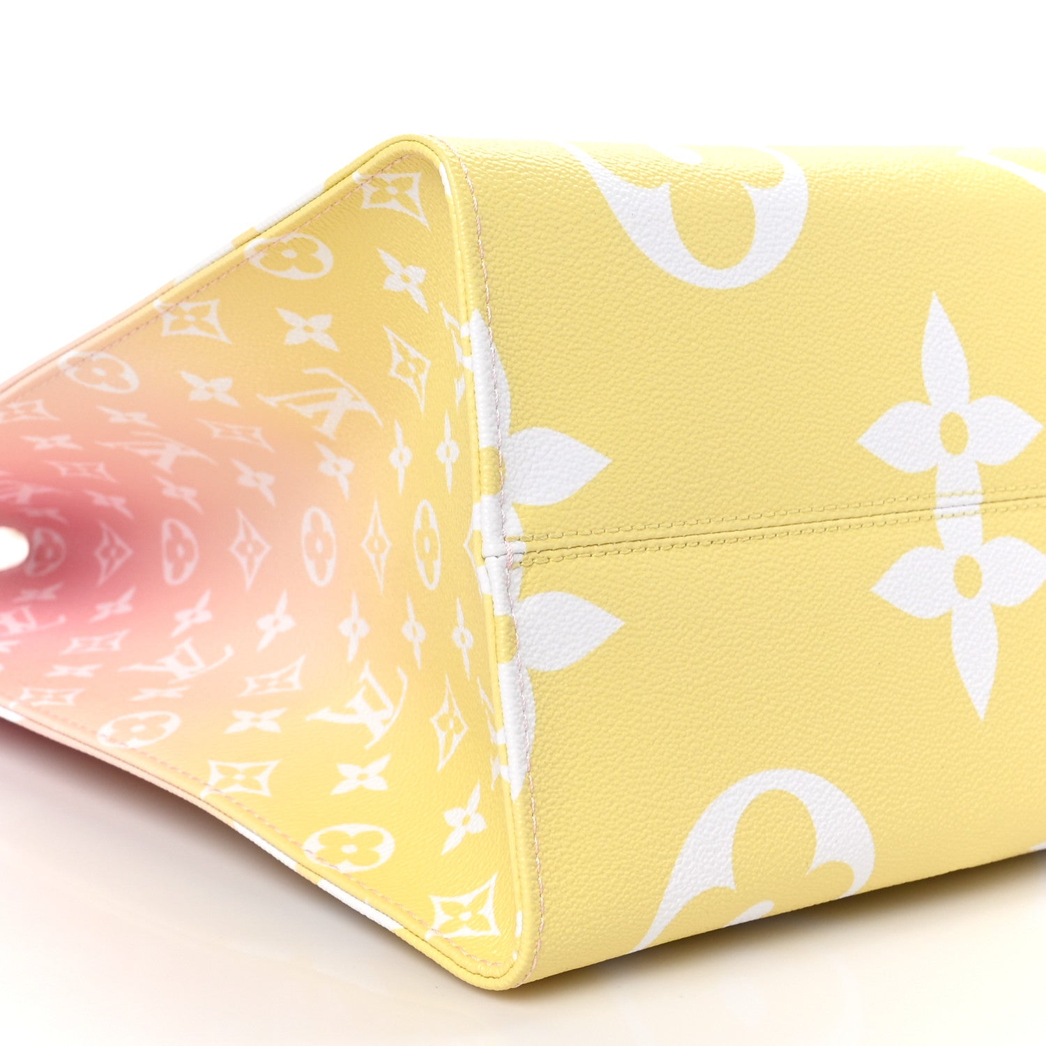 Louis Vuitton Monogram Giant By The Pool OnTheGo GM Light Pink 8 of 9