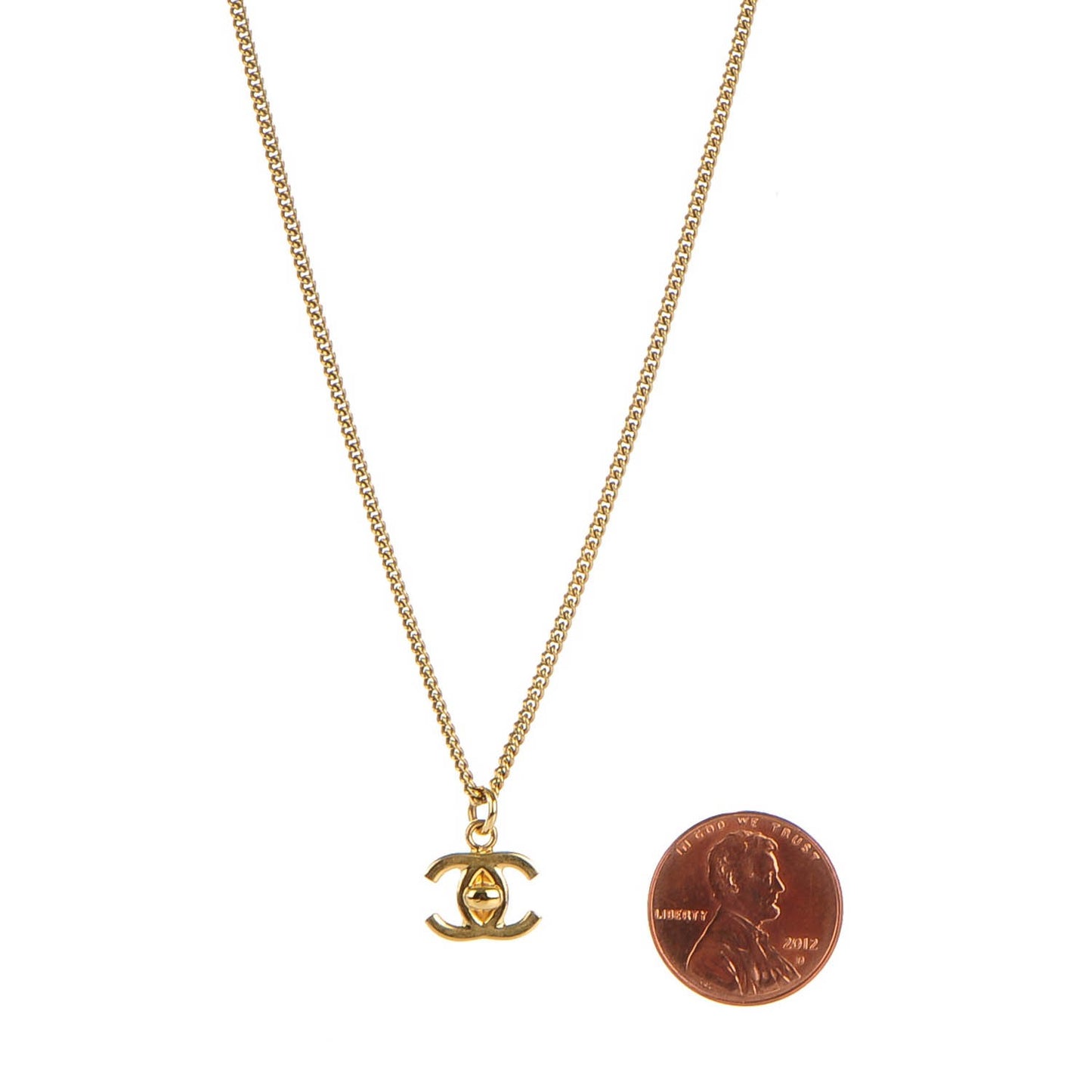 Turnlock CC Necklace Gold
