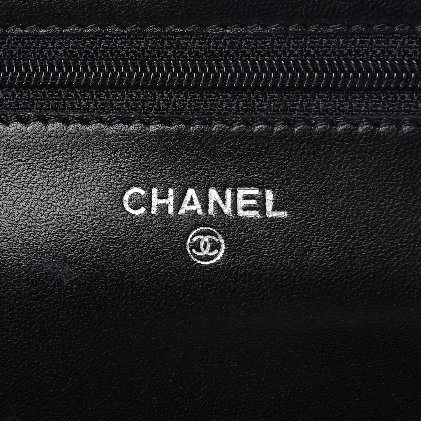 Lambskin Quilted Wallet On Chain WOC Black
