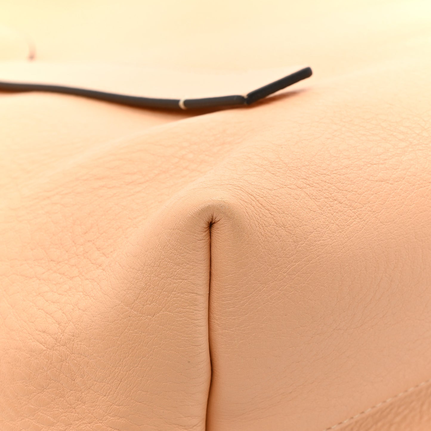Small Grain Smooth Calfskin Medium Darryl Tote Beige