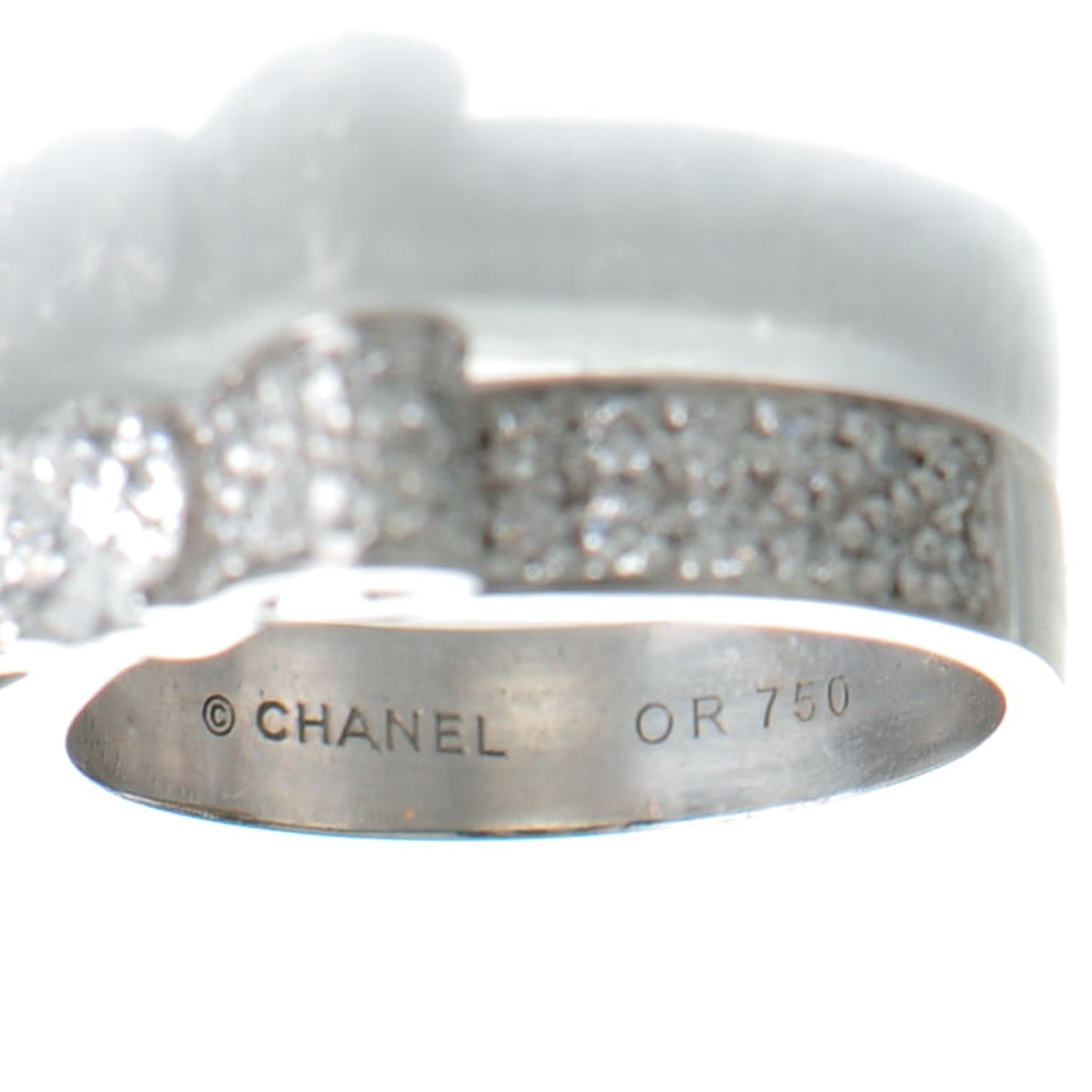 18K White Gold Diamond Ruban Ring 46 3.75