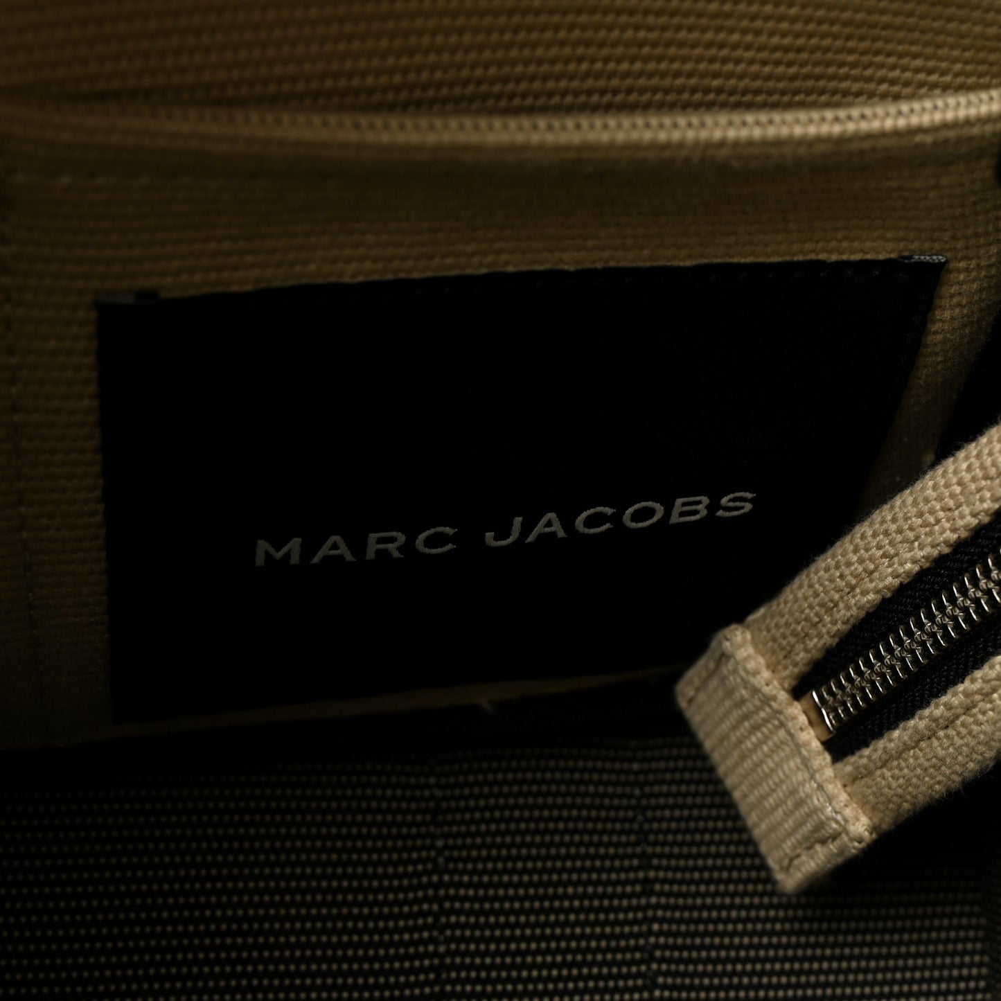 Jacquard Medium The Traveler Tote Bag Warm Sand