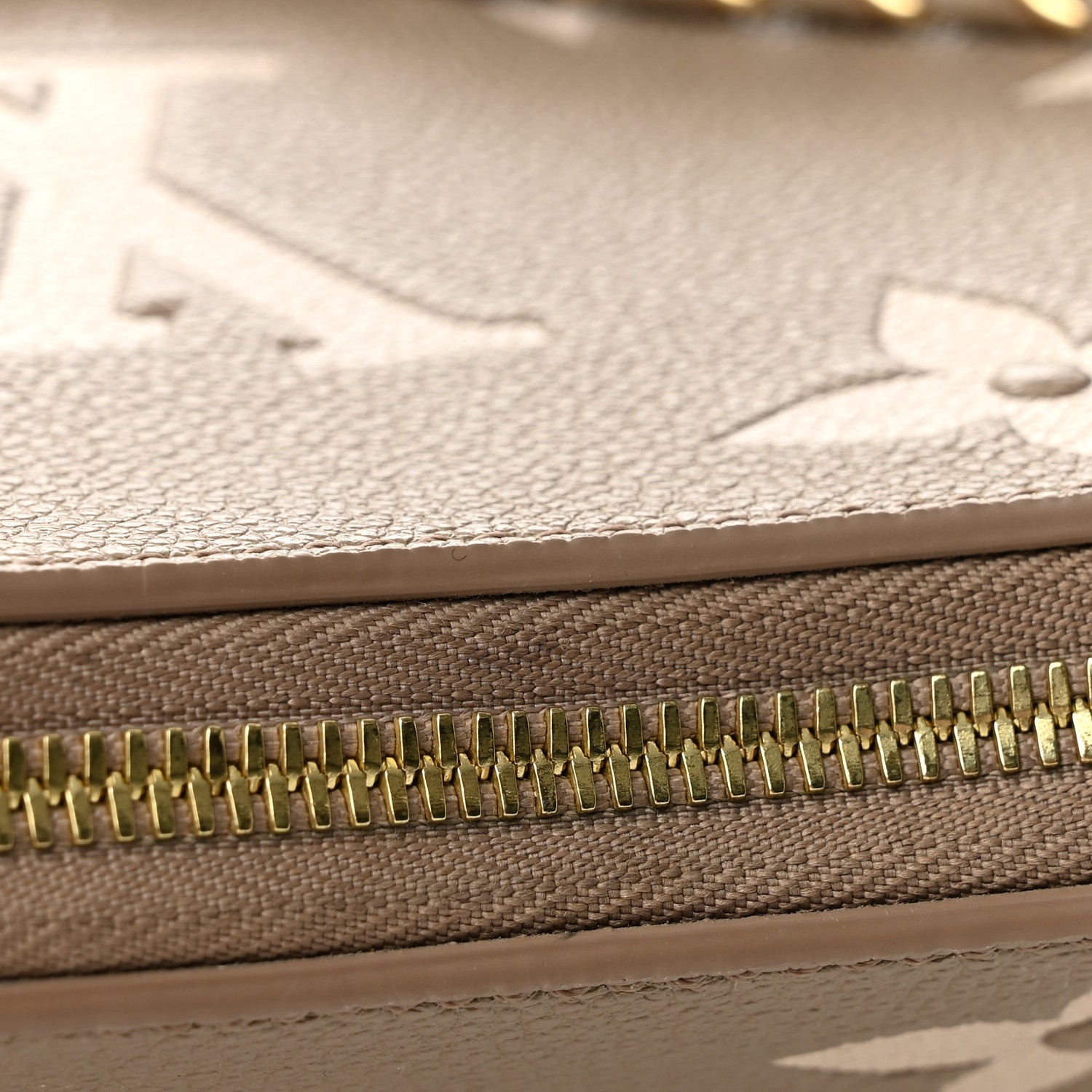 Louis Vuitton Empreinte Monogram Giant Boulogne Tourterelle Creme 11 of 11