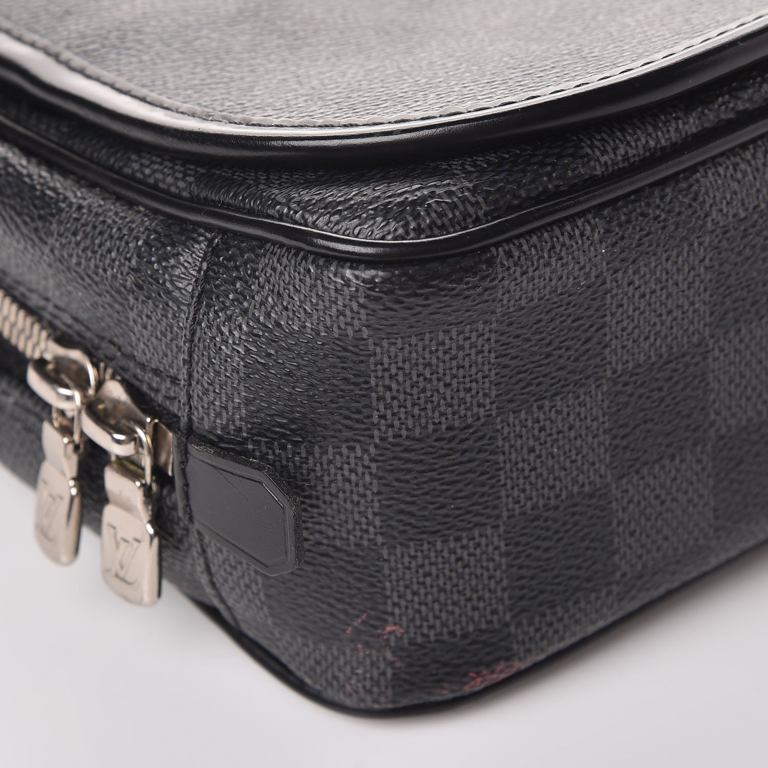 Louis Vuitton Damier Graphite Hanging Toiletry Kit 8 of 11