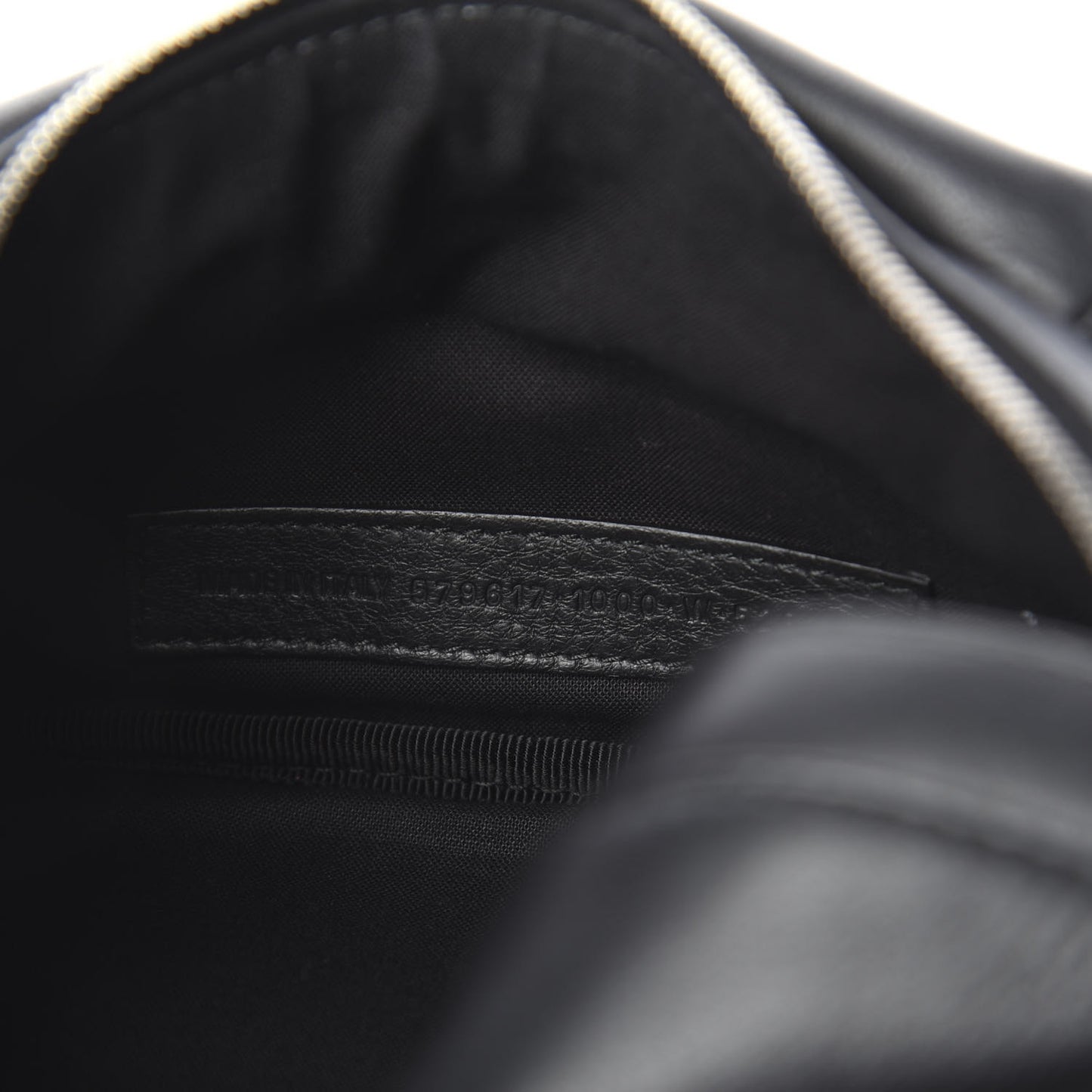 Smooth Calfskin Logo Everyday Beltpack XS Black White