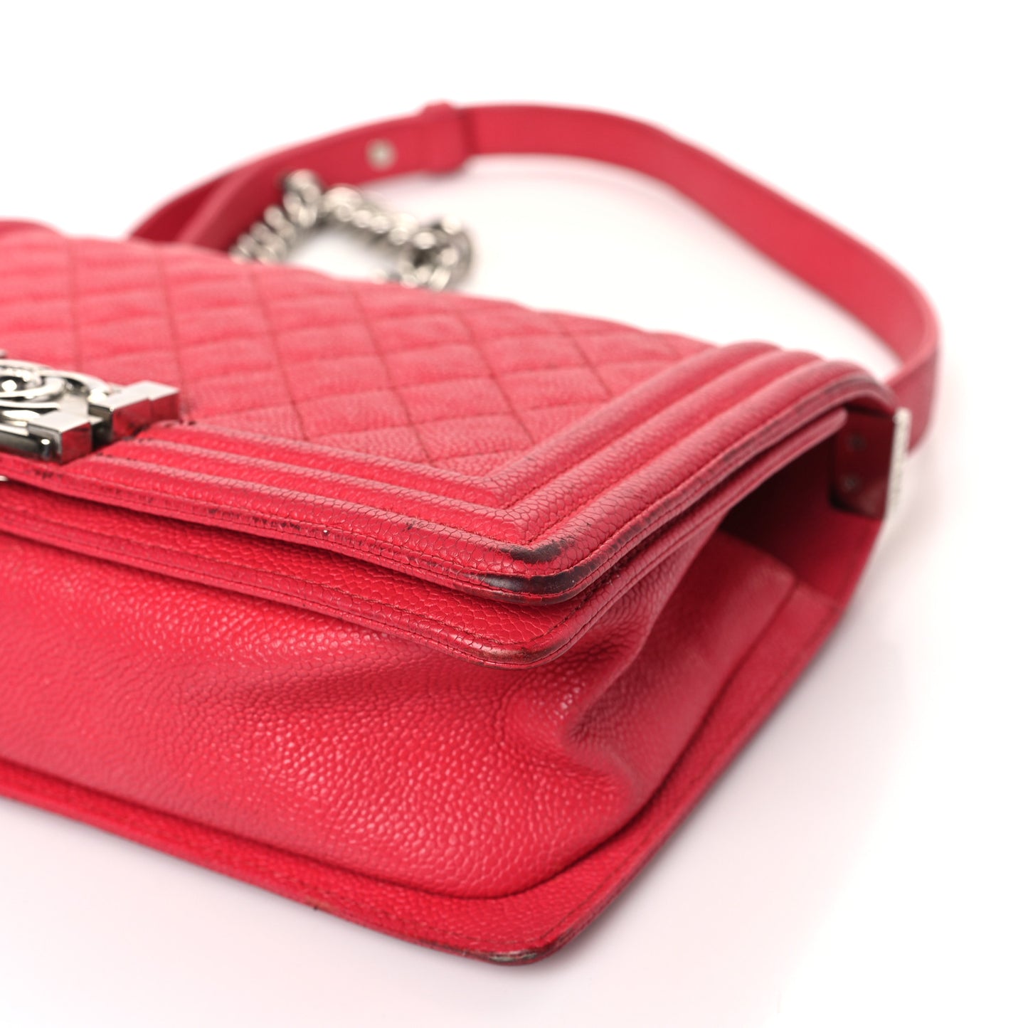 Caviar Quilted Medium Boy Flap Red