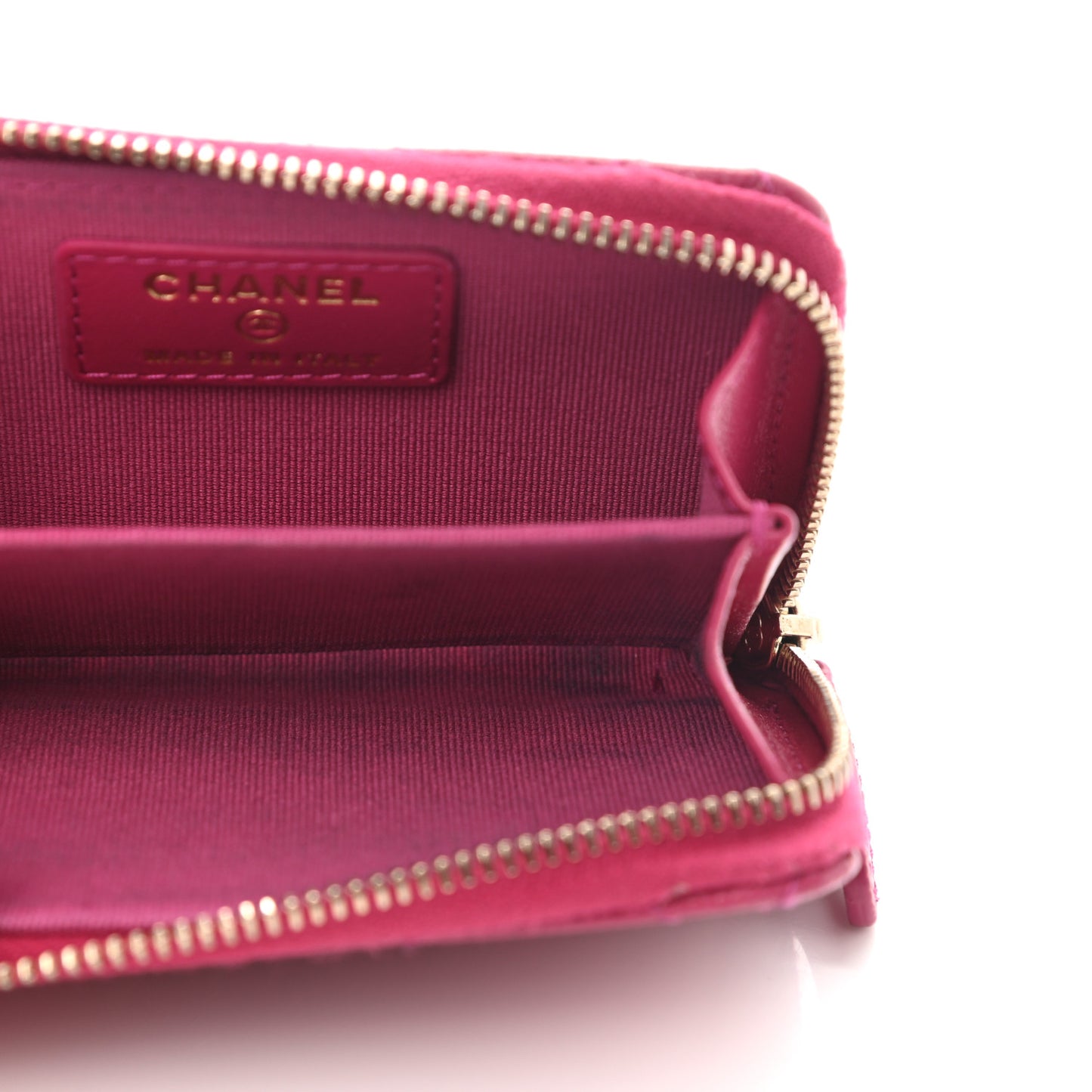 Caviar Quilted Zip Card Holder Fuchsia
