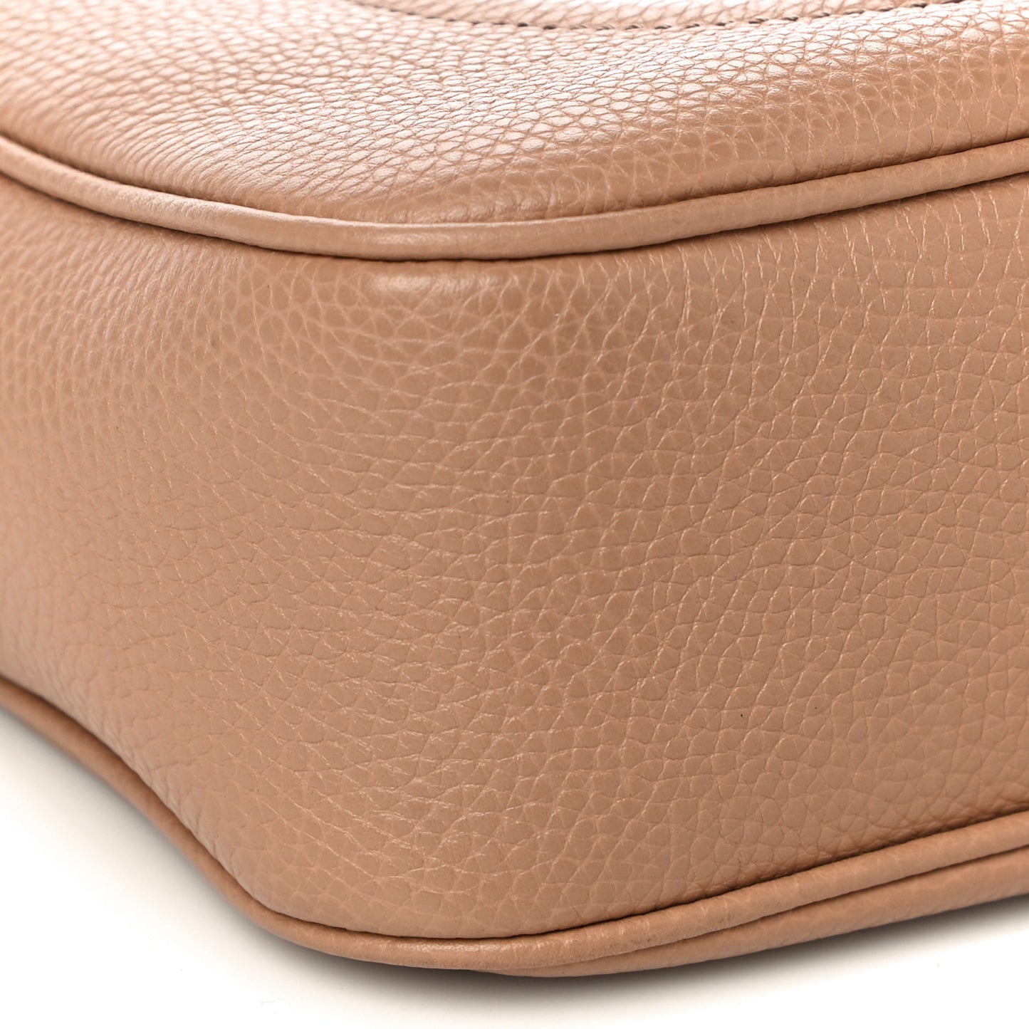 Pebbled Calfskin Small Soho Disco Bag Camelia