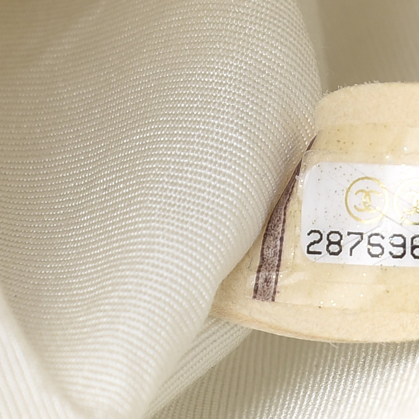 Caviar Quilted Medium Boy Flap Ivory