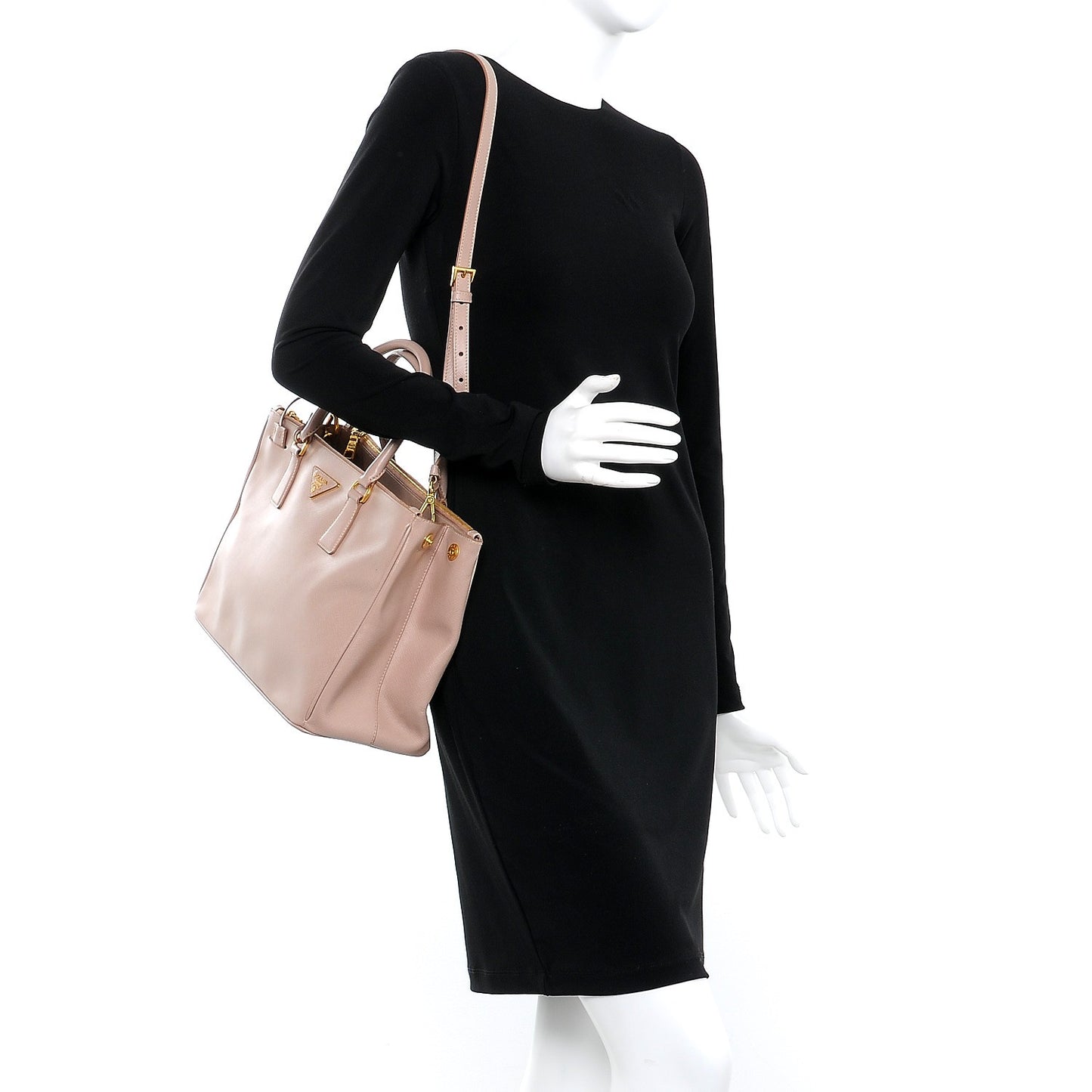 Saffiano Medium Galleria Double Zip Tote Cammeo