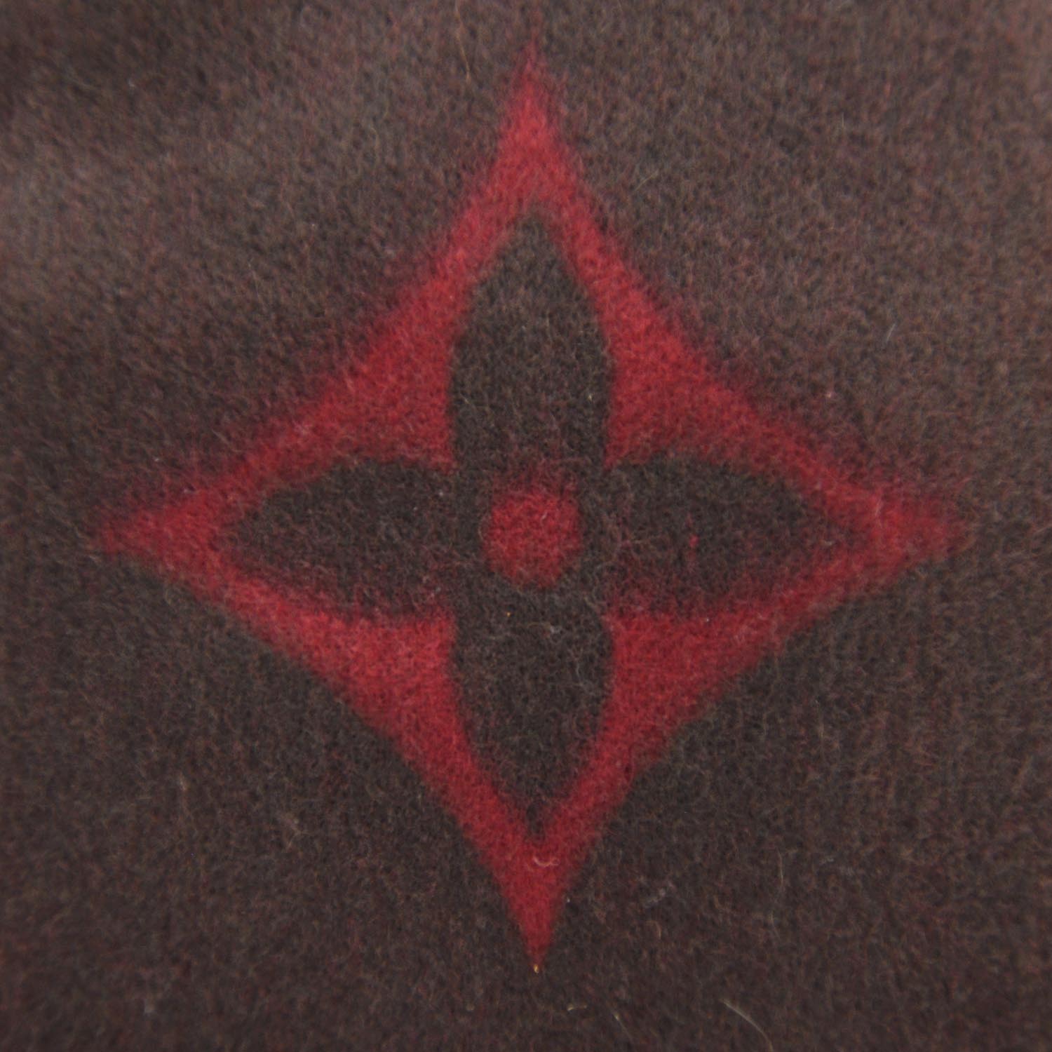 Louis Vuitton Cashmere Monogram Reykjavik Scarf Rouge 5 of 7