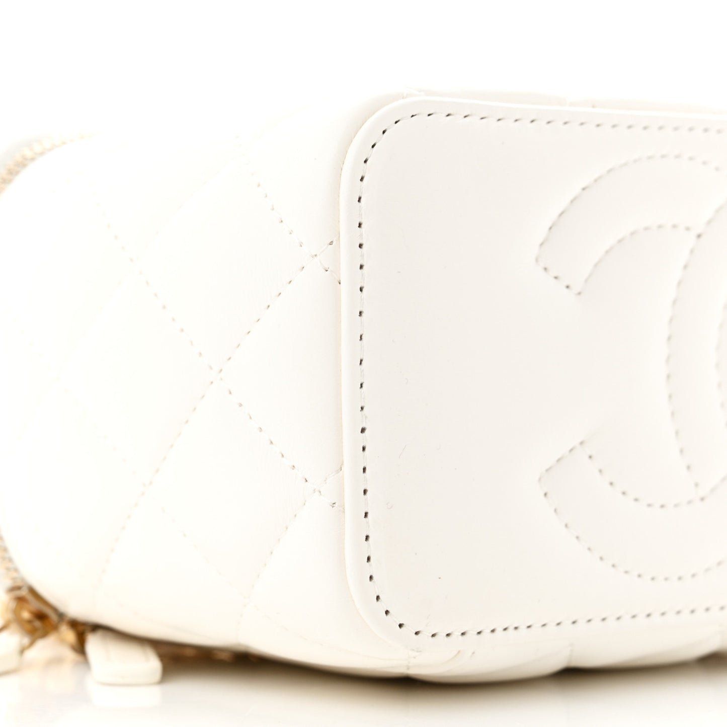 Lambskin Enamel Quilted Logo Small Vanity Case With Chain White