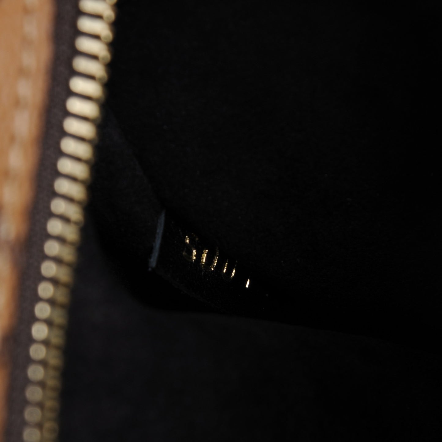 Reverse Monogram Pochette Metis