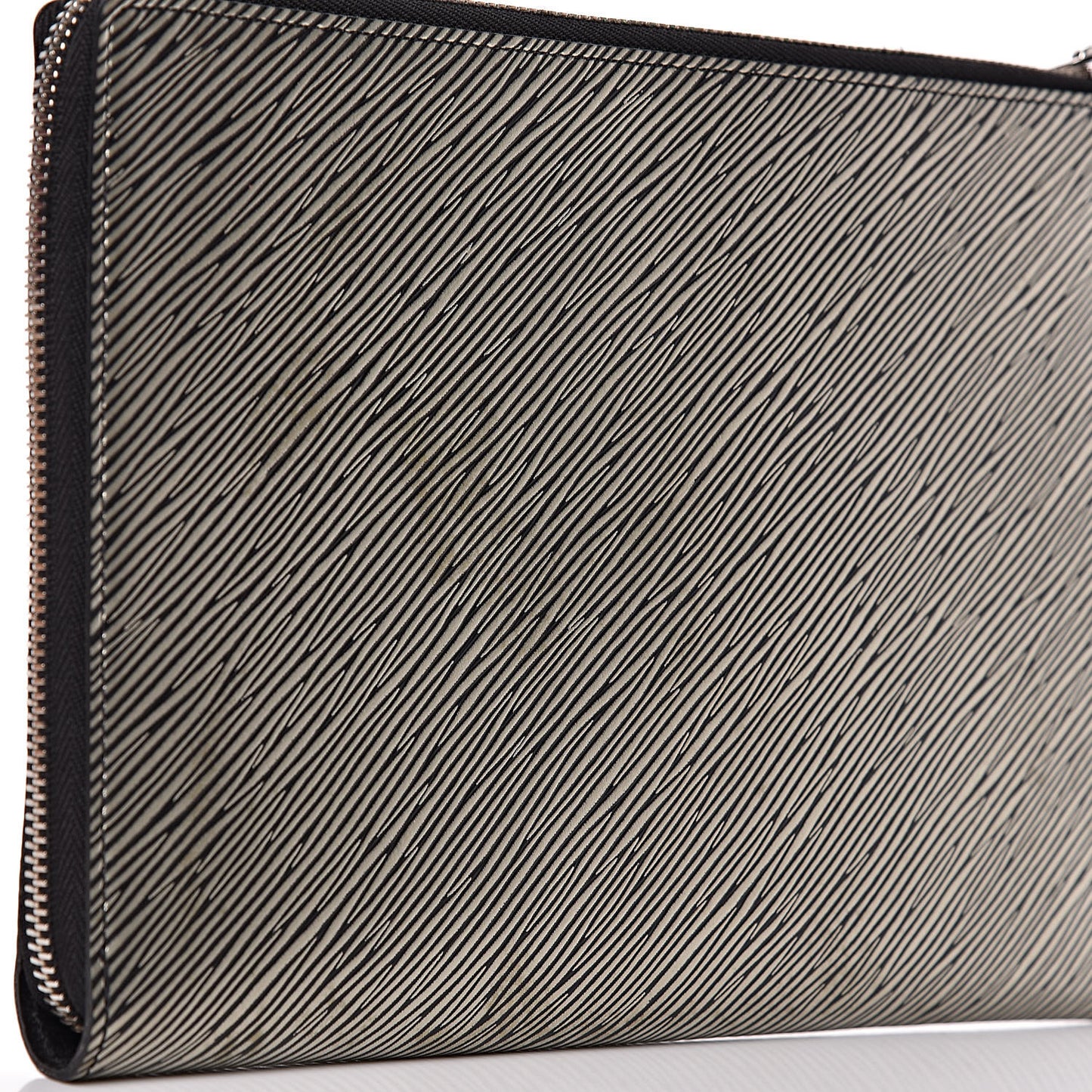 Epi Essential V Pochette Platine