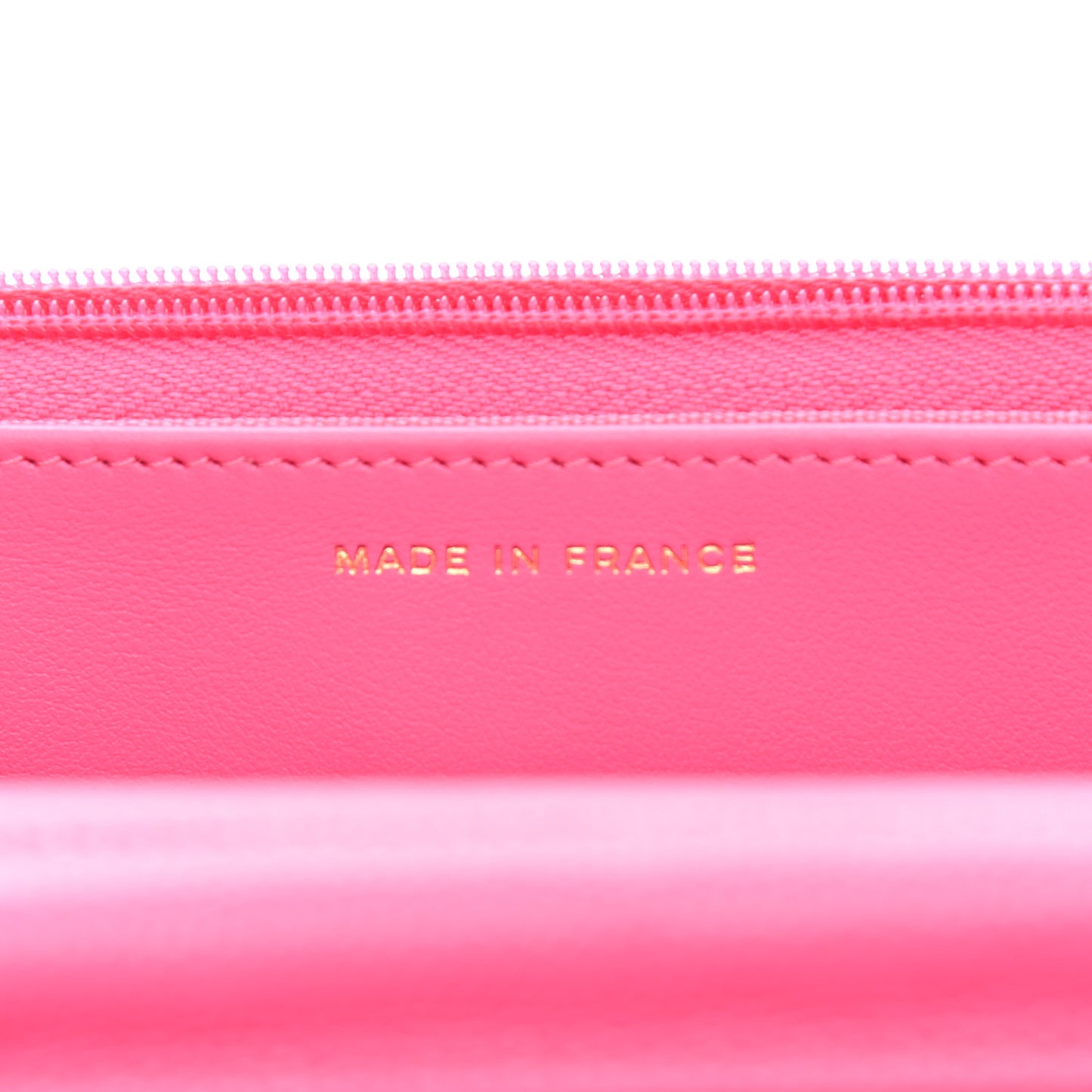 Caviar Quilted Wallet on Chain WOC Fuchsia