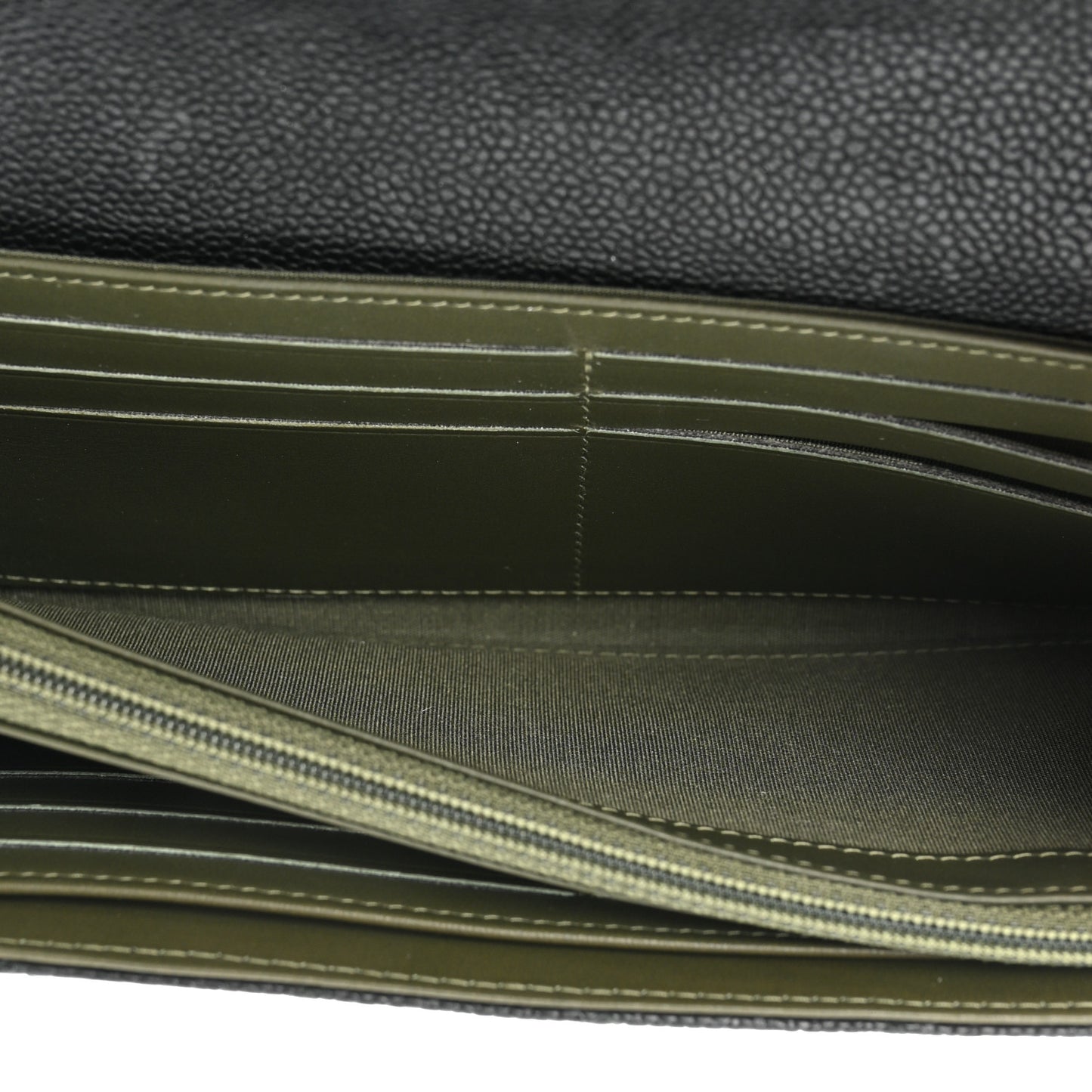 Caviar Quilted Large Boy Gusset Flap Wallet Black