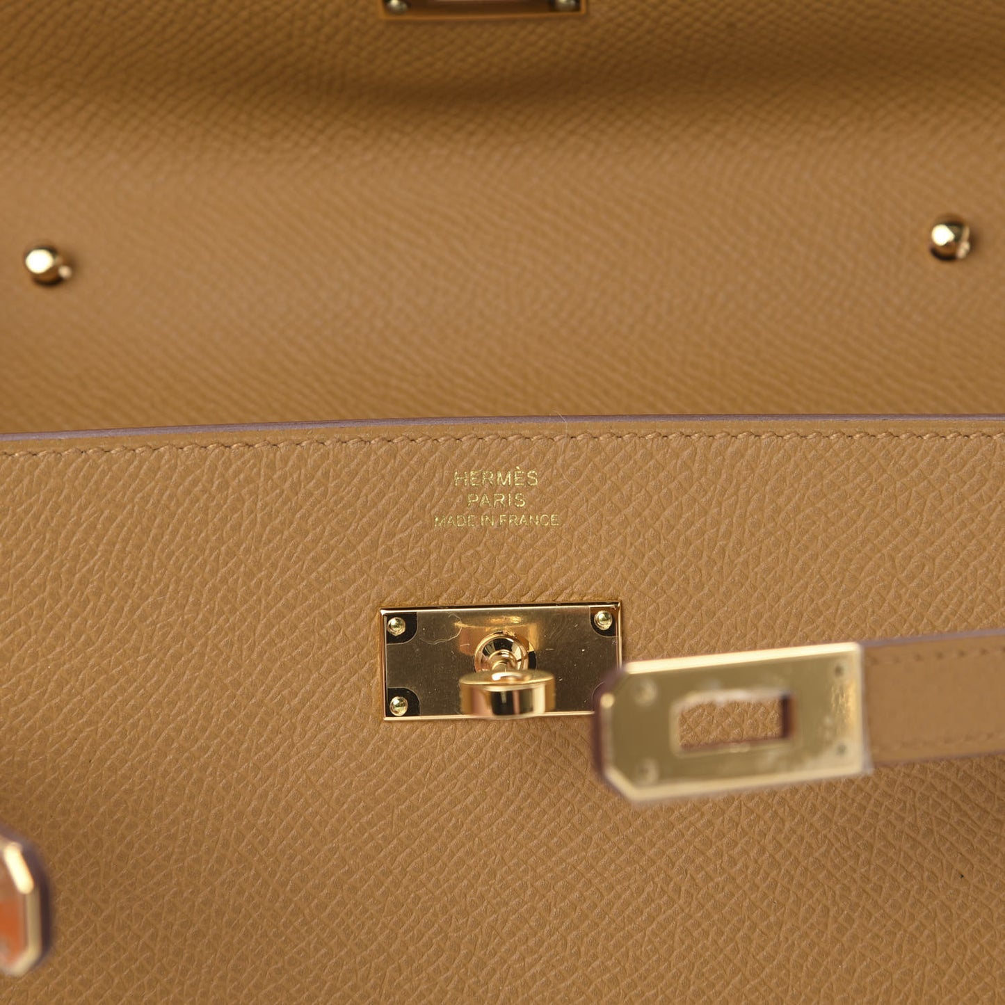 Epsom Kelly Wallet To Go Sesame