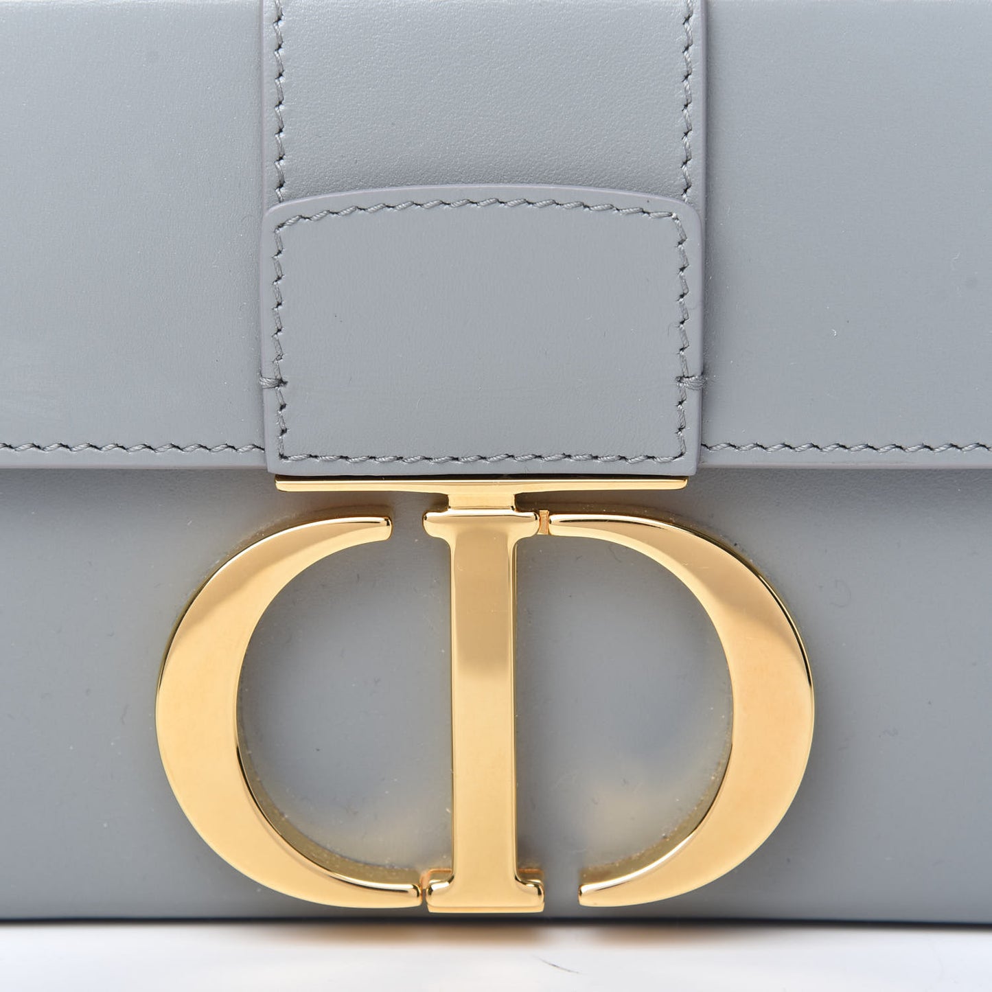 Box Calfskin 30 Montaigne Box Bag Gray