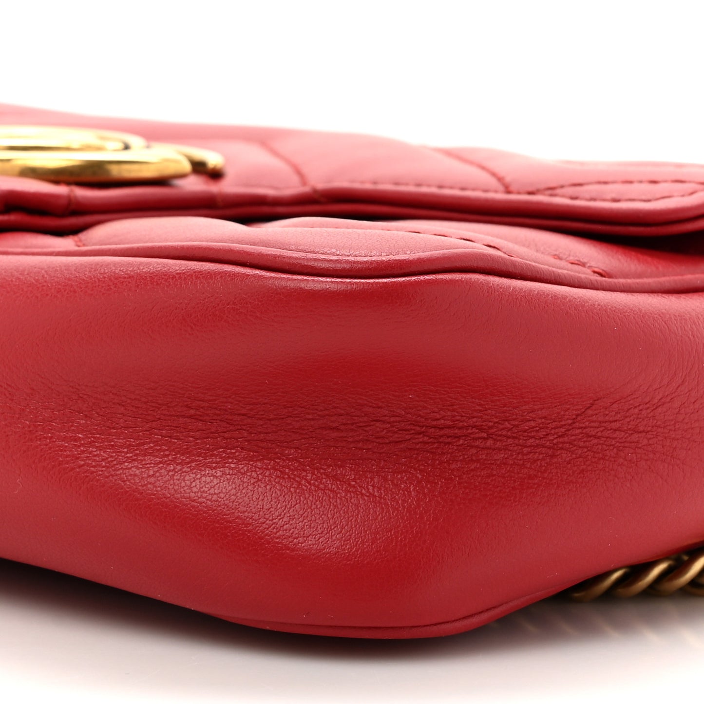 Calfskin Matelasse Super Mini GG Marmont Shoulder Bag Hibiscus Red