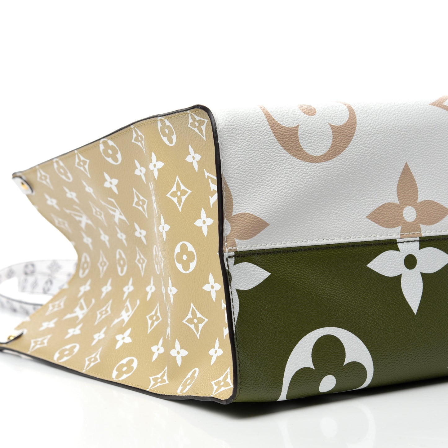 Monogram Giant Onthego GM Kaki Beige
