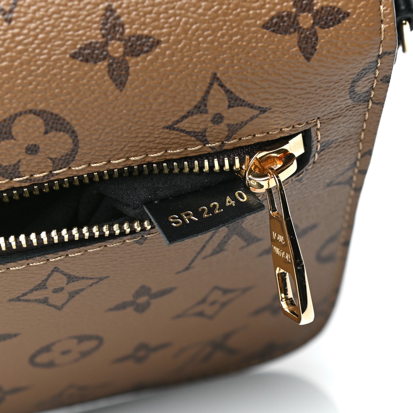 Reverse Monogram Pochette Metis
