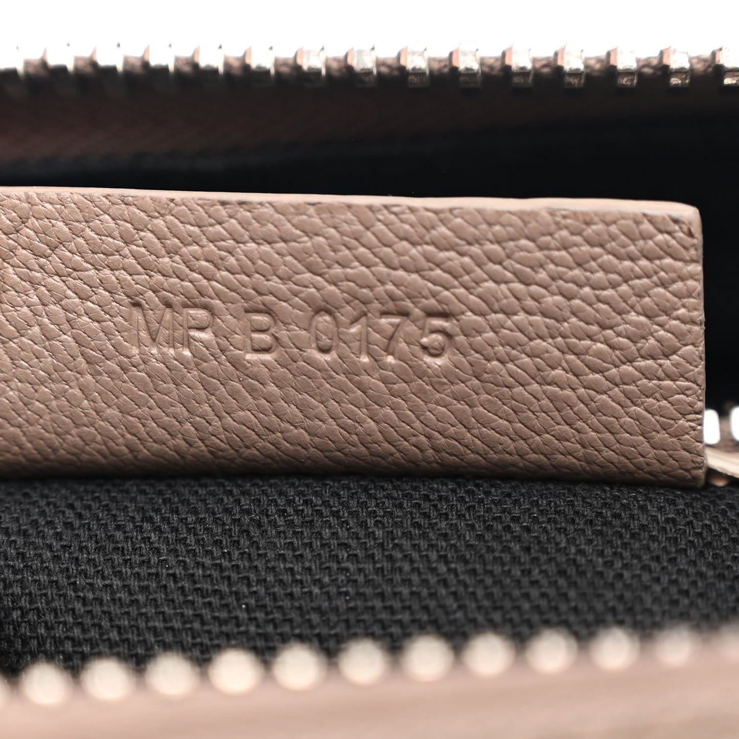 Sugar Goatskin Medium Antigona Sand