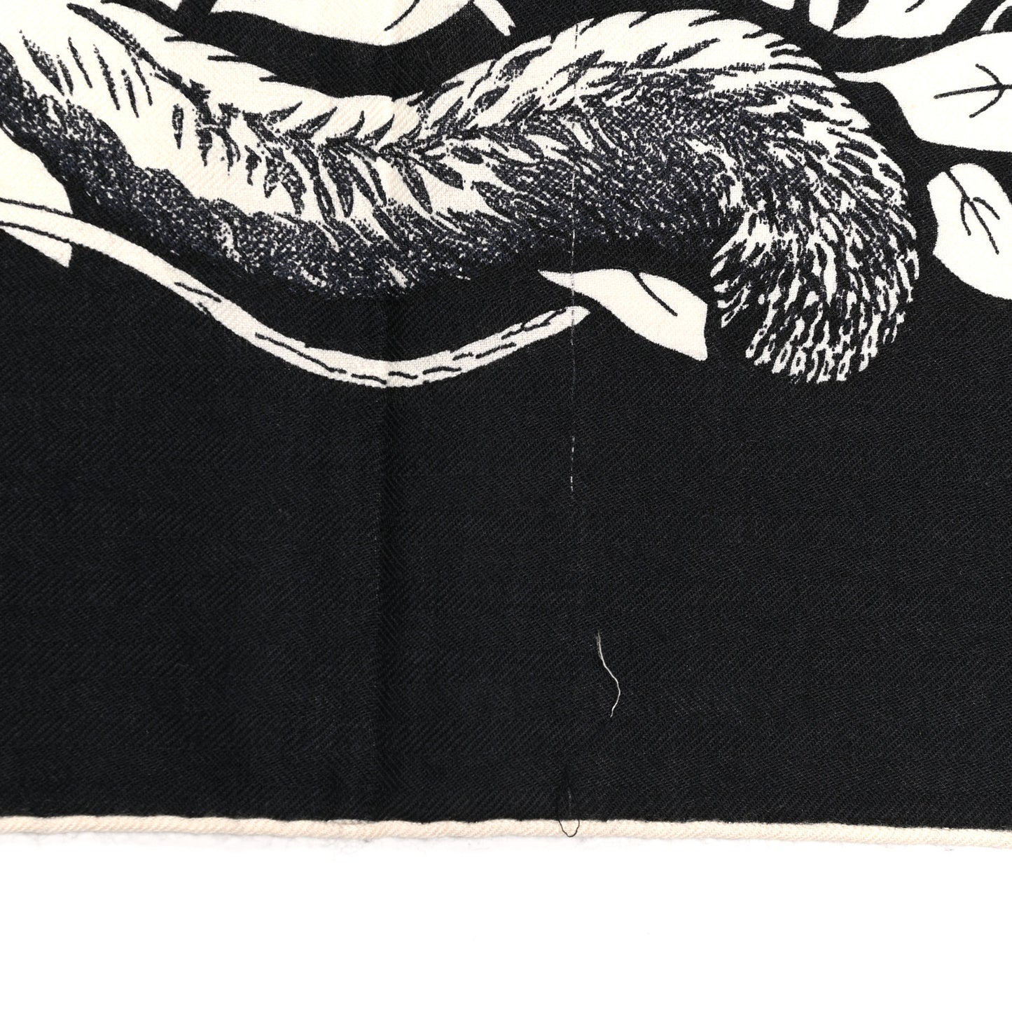 Cashmere Silk Jungle Love Tattoo Shawl 140 Bleu Black White