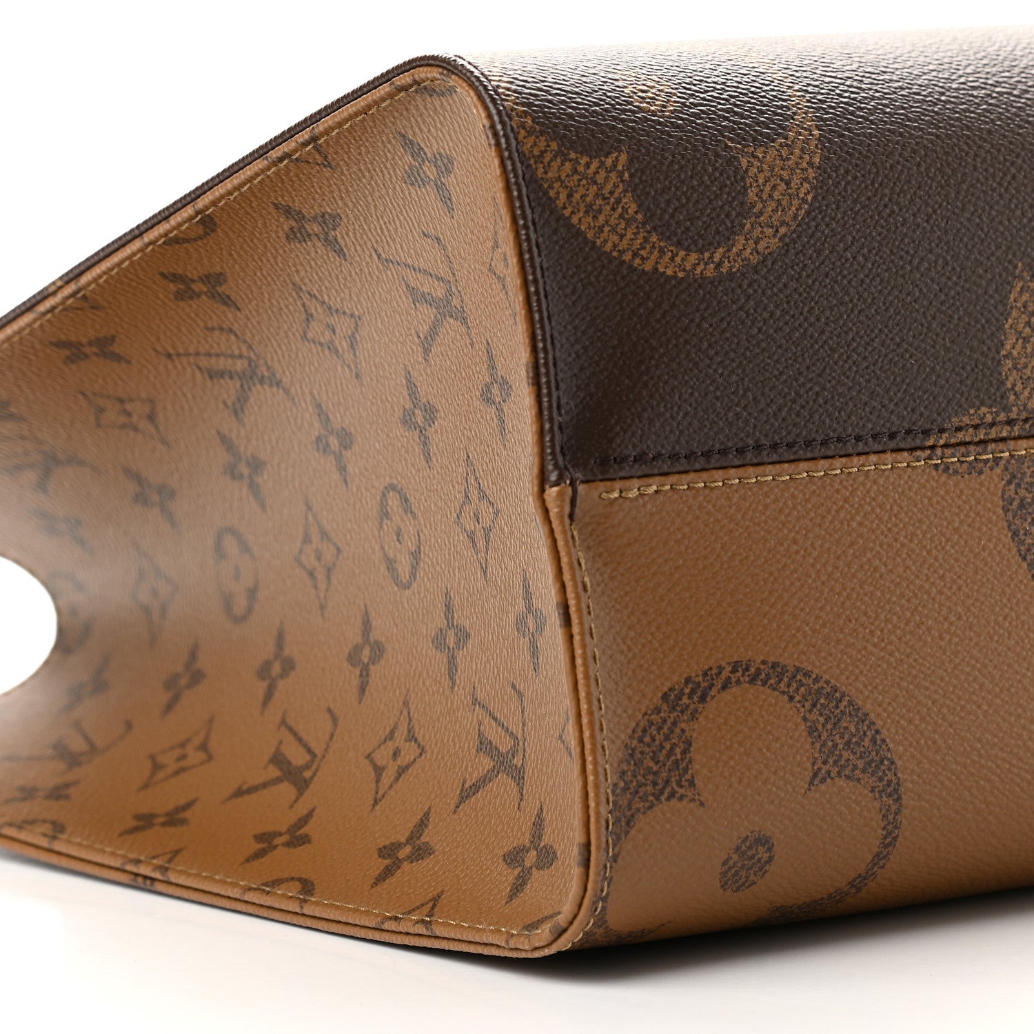 Louis Vuitton Reverse Monogram Giant Onthego MM 7 of 8