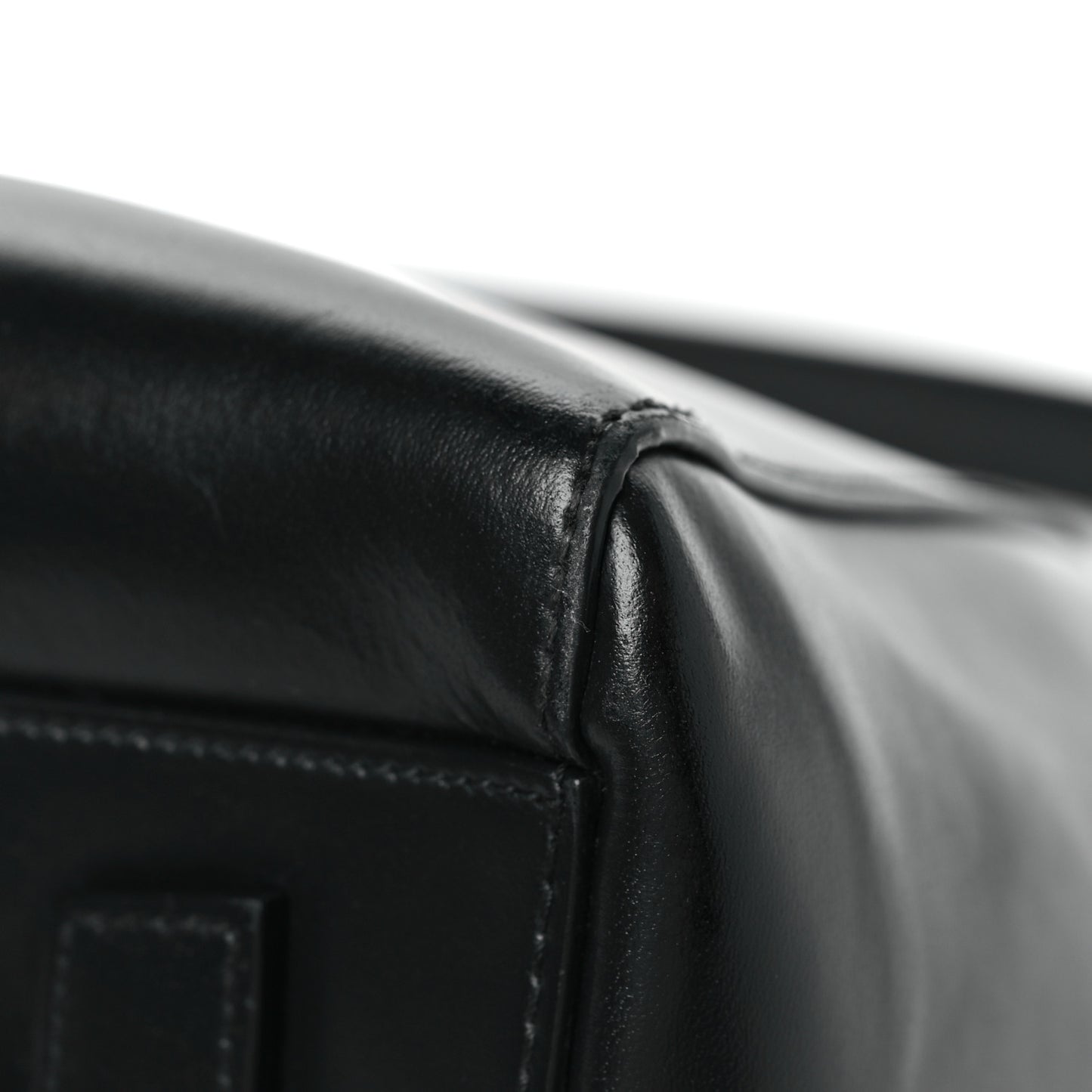 Shiny Lord Calfskin Medium Antigona Black