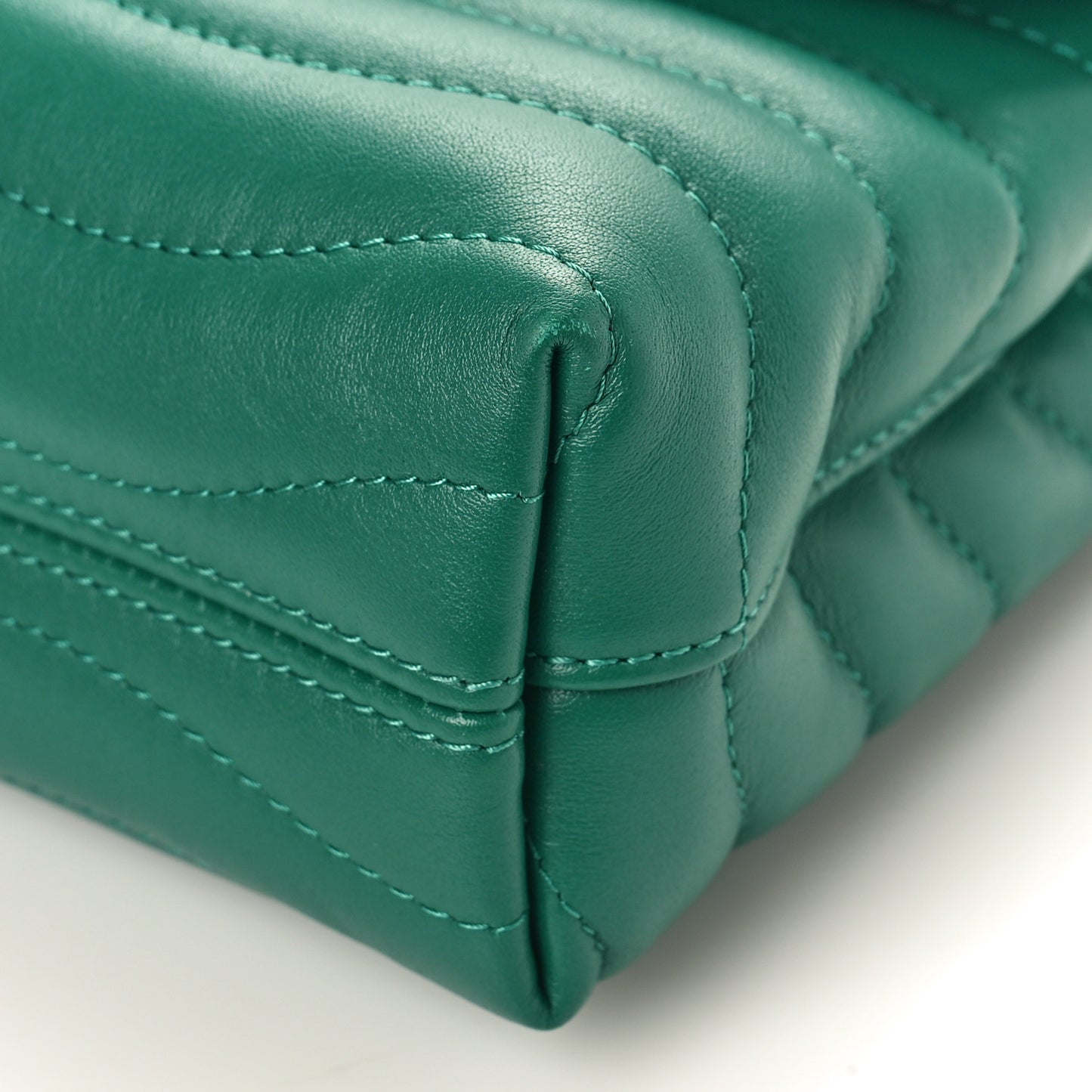 Calfskin New Wave Chain Bag MM NM Emerald
