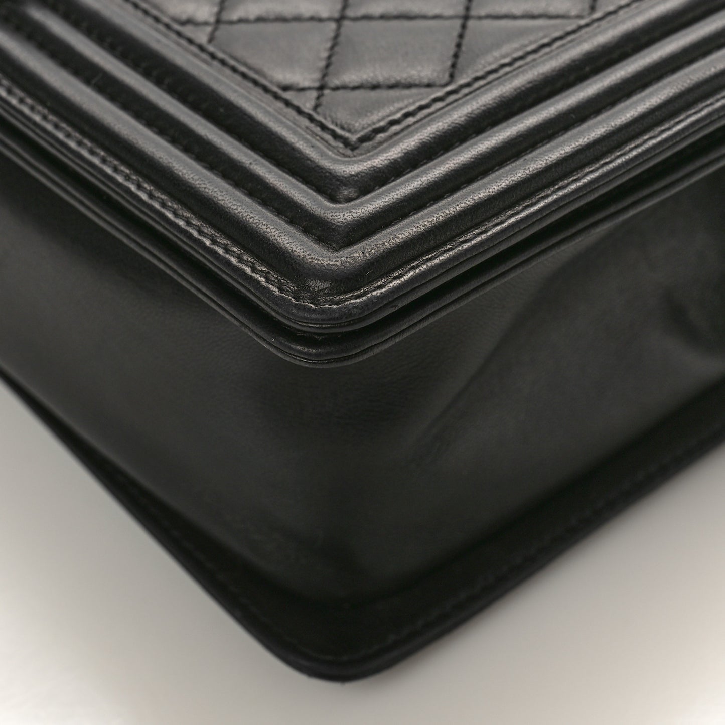 Lambskin Quilted Medium Boy Flap Black