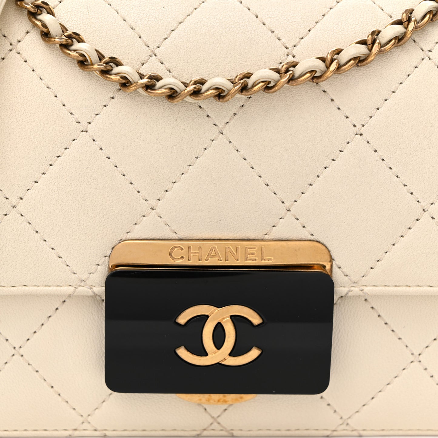 Sheepskin Quilted Mini Beauty Lock Flap White