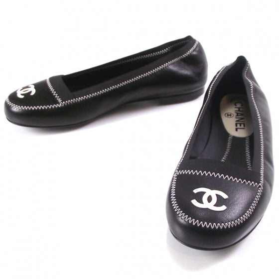 Chanel Leather Loafers Black / White 1 of 7