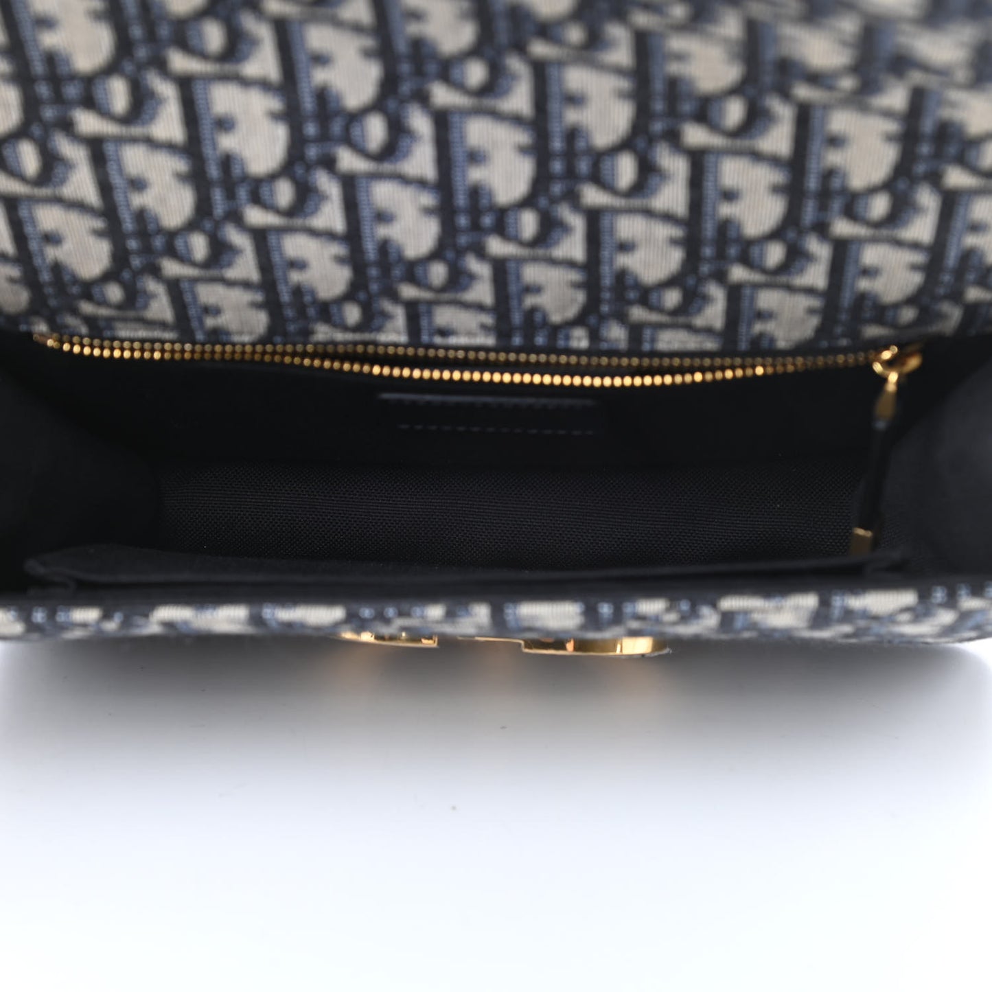 Oblique 30 Montaigne Flap Bag Blue