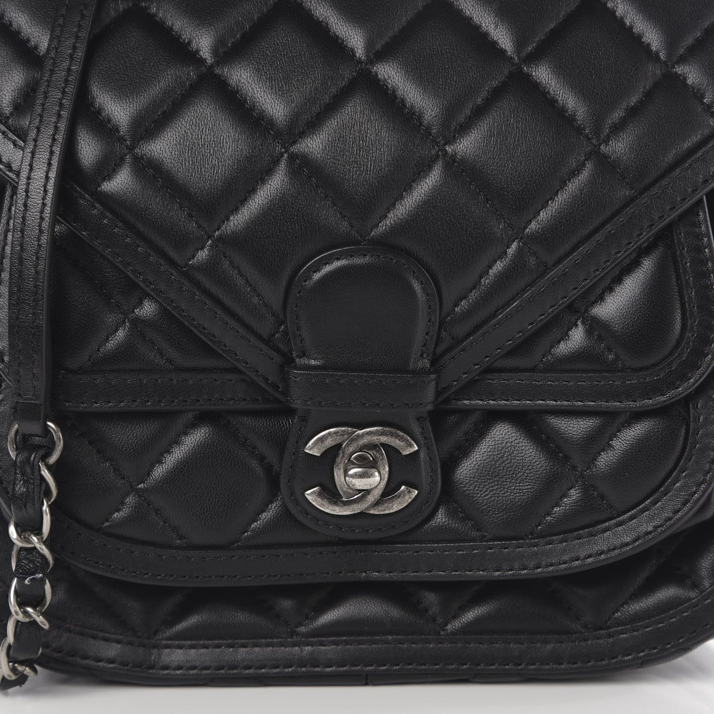 Lambskin Quilted Messenger Flap Black
