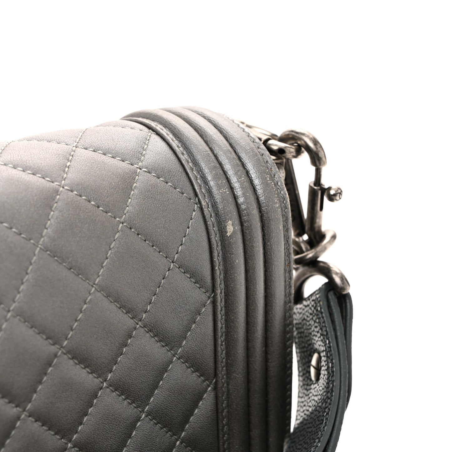 Metallic Lambskin Stingray Quilted Medium Boy Flap Silver