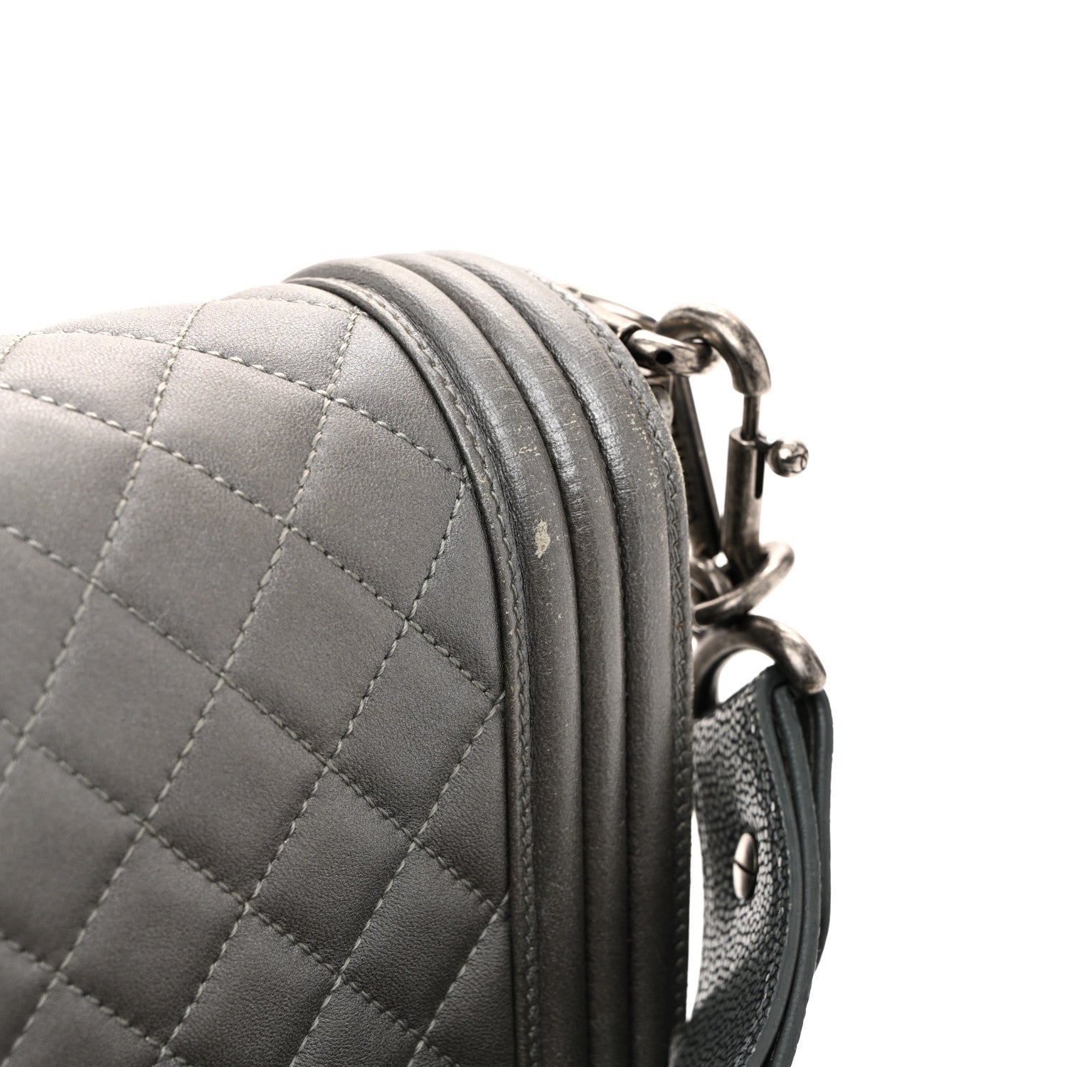 Chanel Metallic Lambskin Stingray Quilted Medium Boy Flap Silver 20 of 31