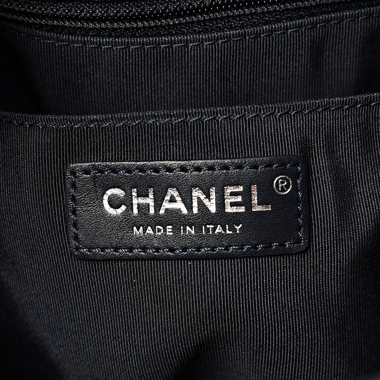 Grained Calfskin Quilted Medium CC Chain Bucket Drawstring Bag Blue