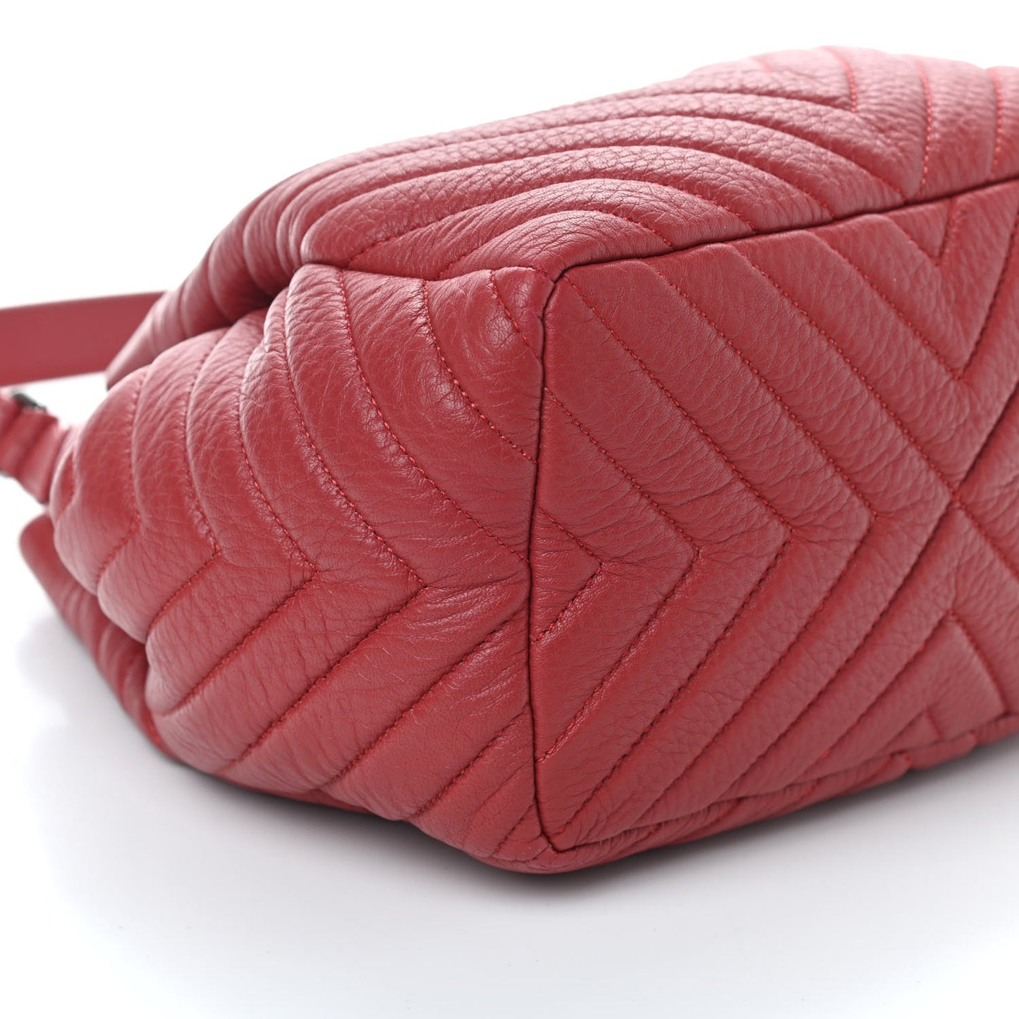 Deerskin Chevron Small CC Chain Bucket Drawstring Bag Red