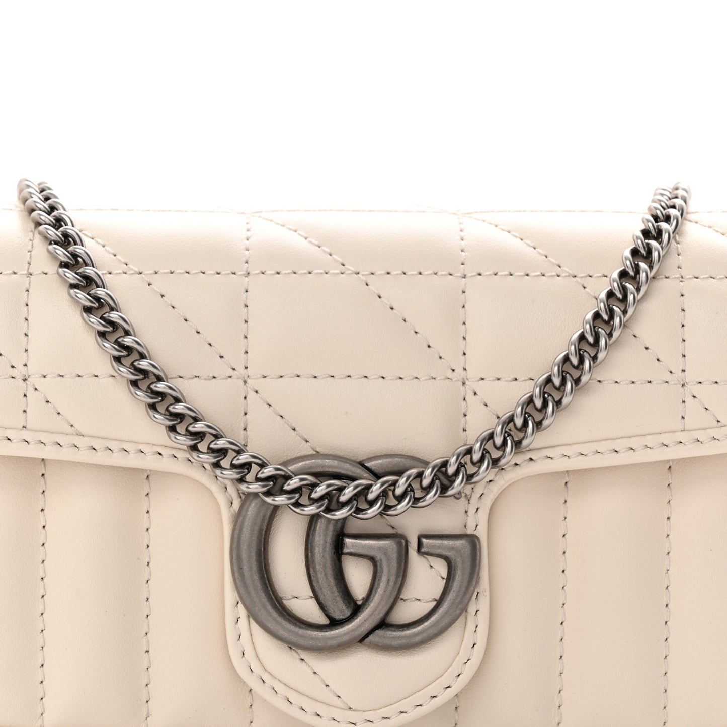 Calfskin Matelasse Aria Super Mini GG Marmont Shoulder Bag Mystic White