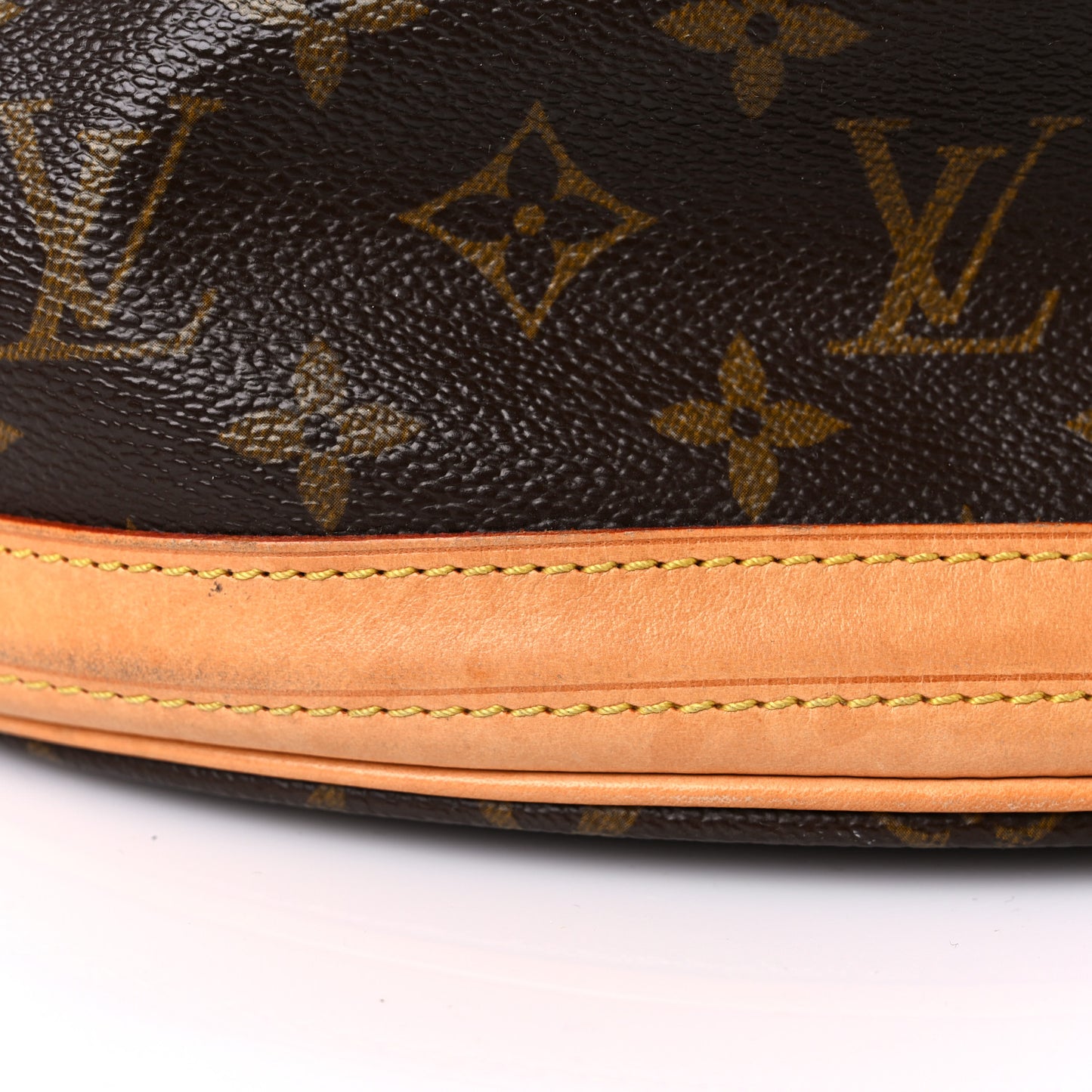 Monogram Petit Bucket 23