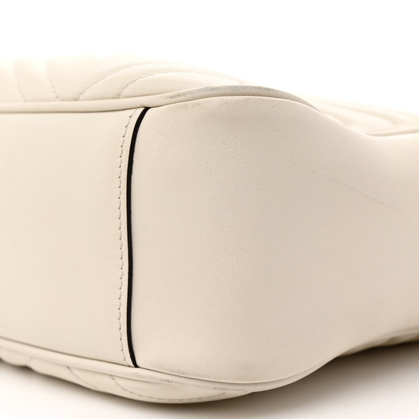 Calfskin Matelasse Medium GG Marmont Chain Shoulder Bag Mystic White